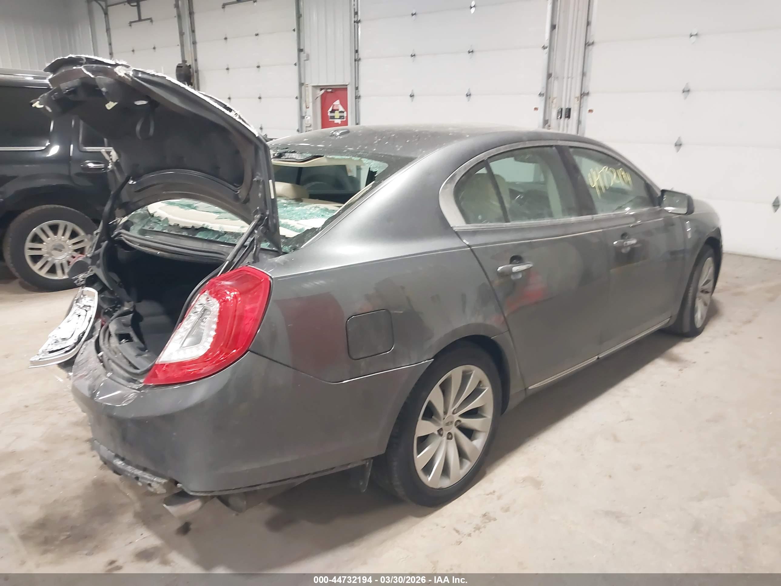 LINCOLN MKS image 4