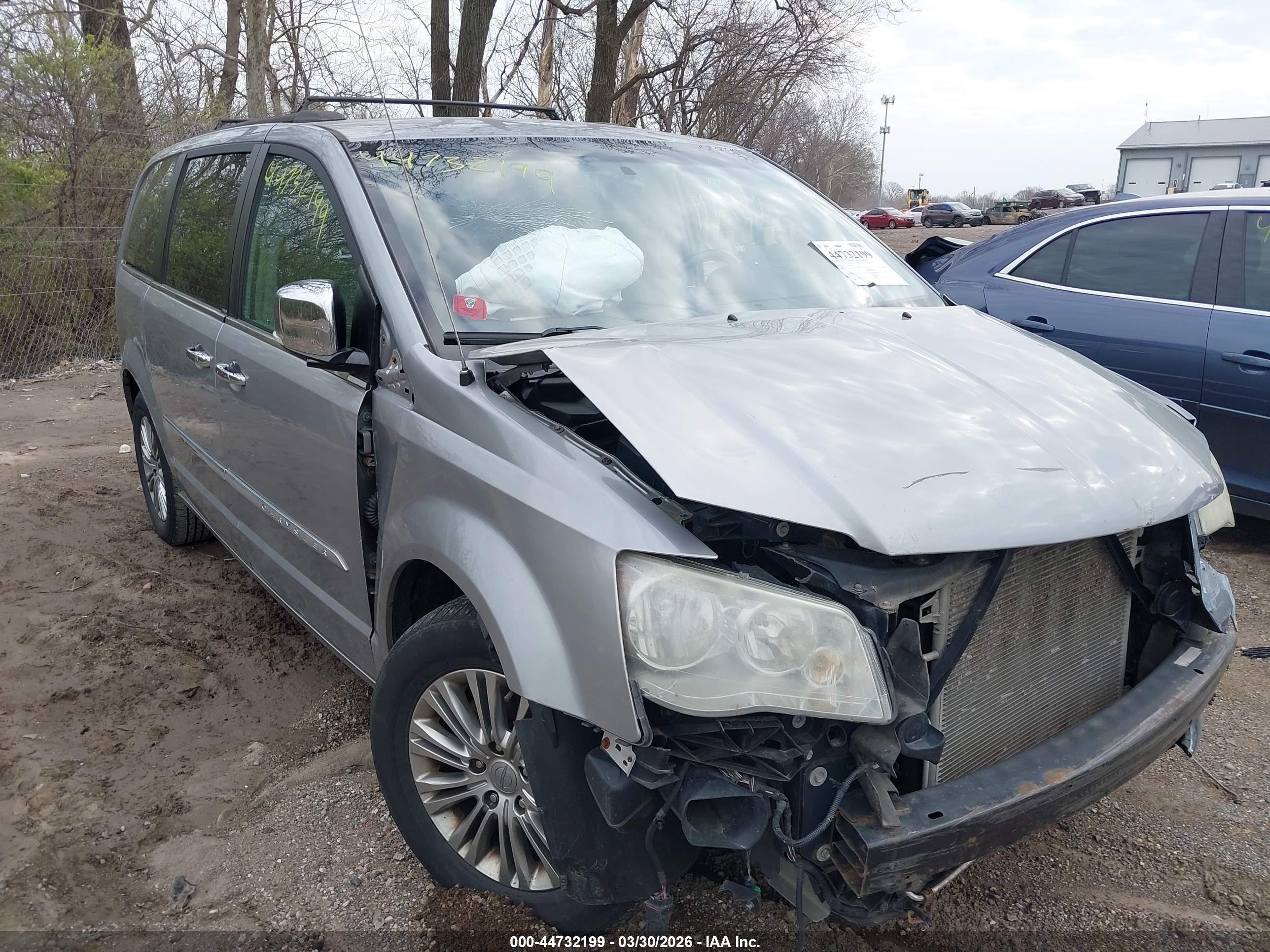 CHRYSLER TOWN image 6