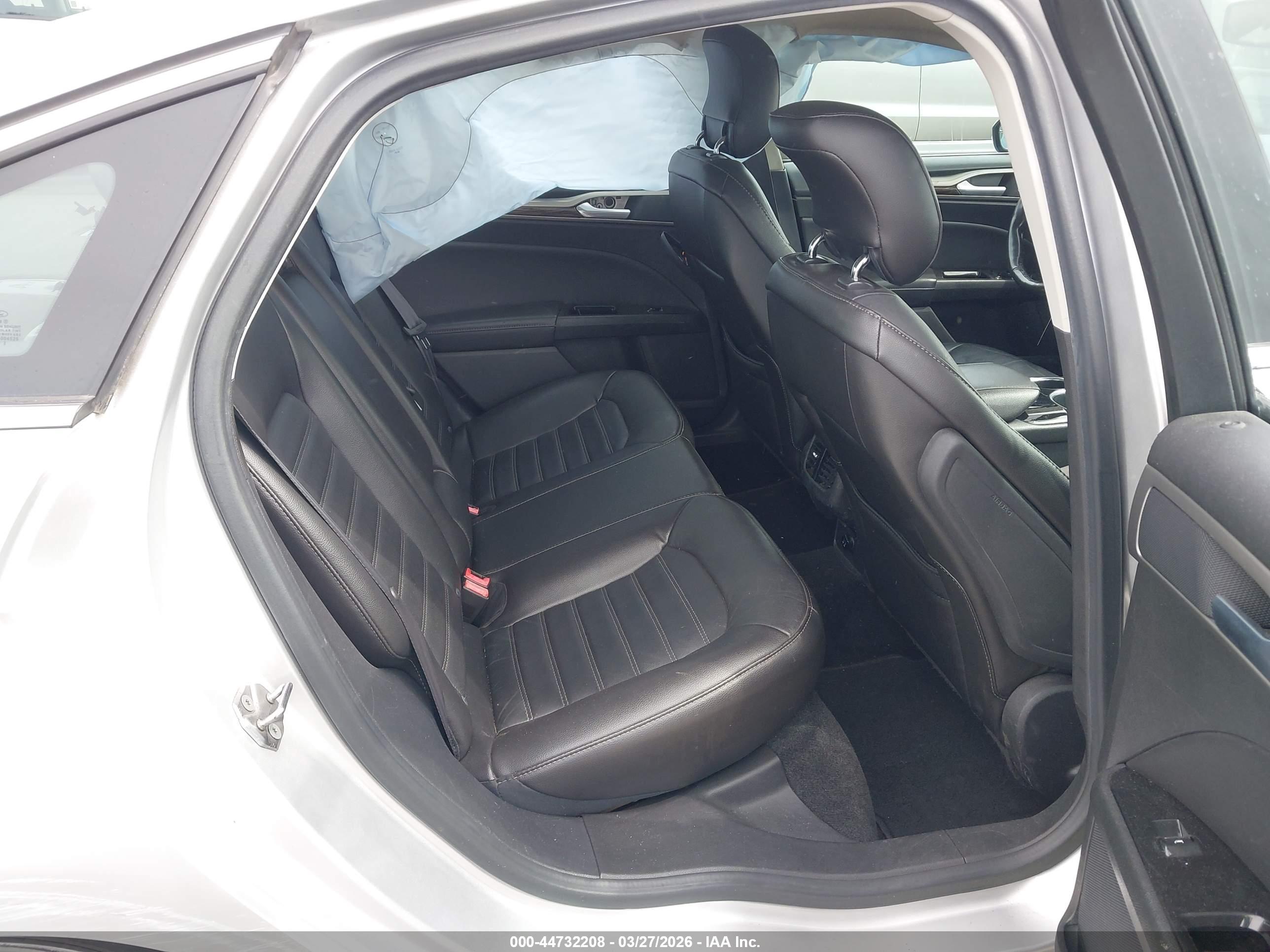 FORD FUSION image 8
