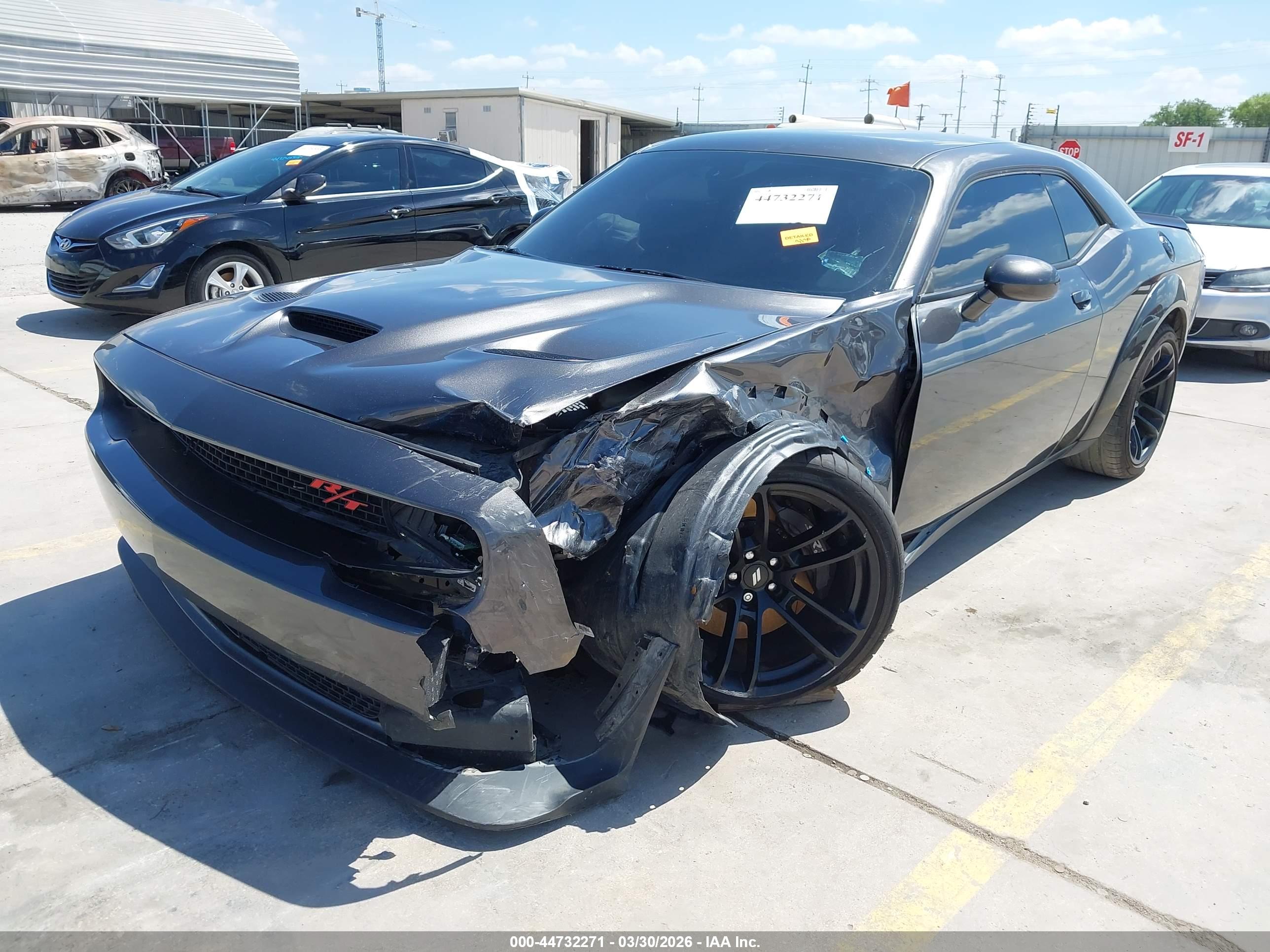 DODGE CHALLENGER image 2