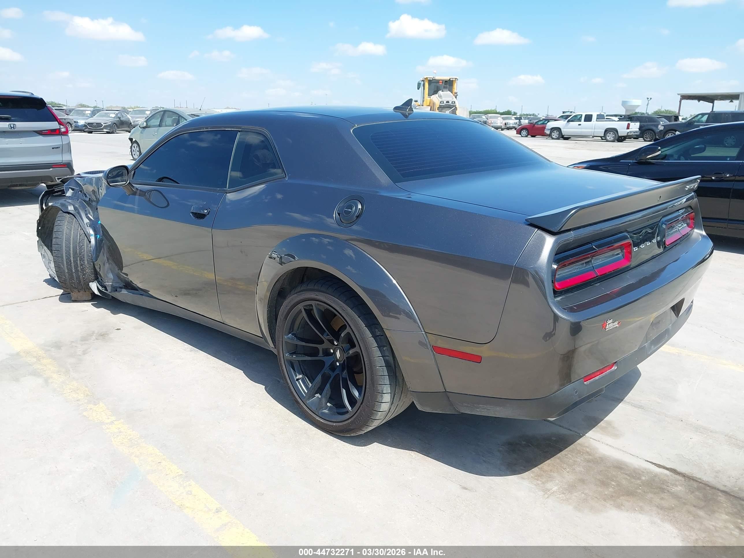 DODGE CHALLENGER image 3