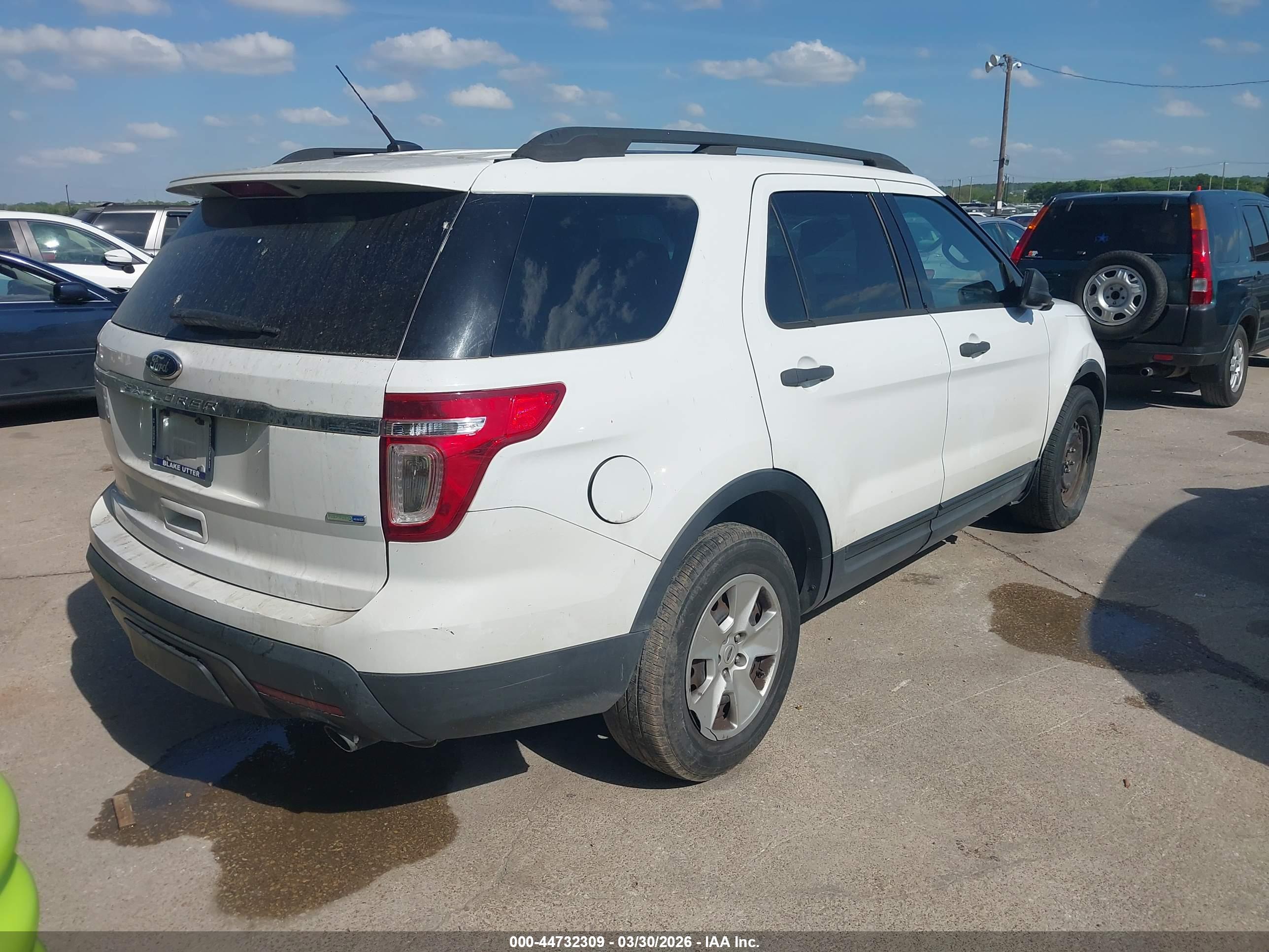FORD EXPLORER image 4
