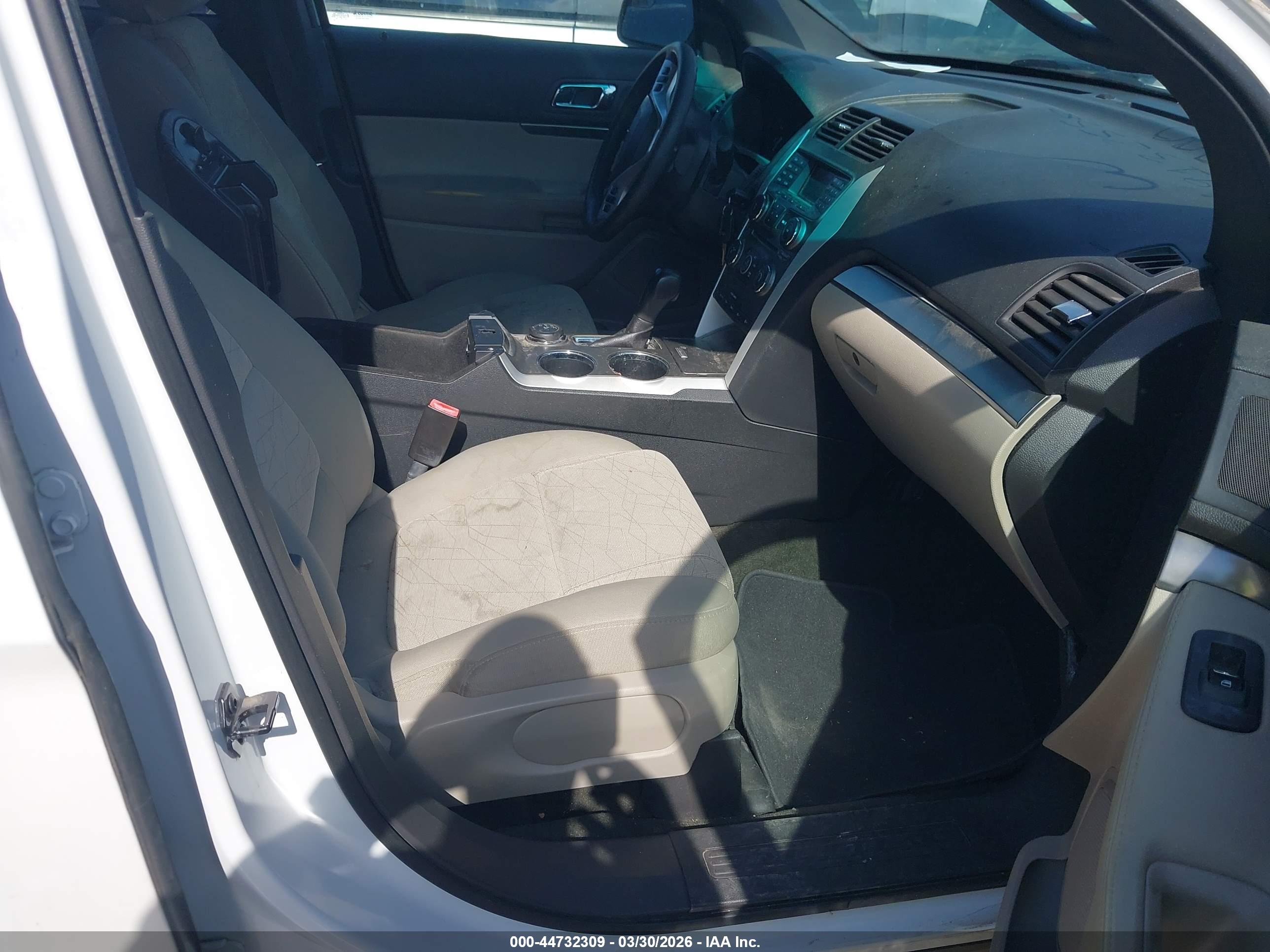 FORD EXPLORER image 5