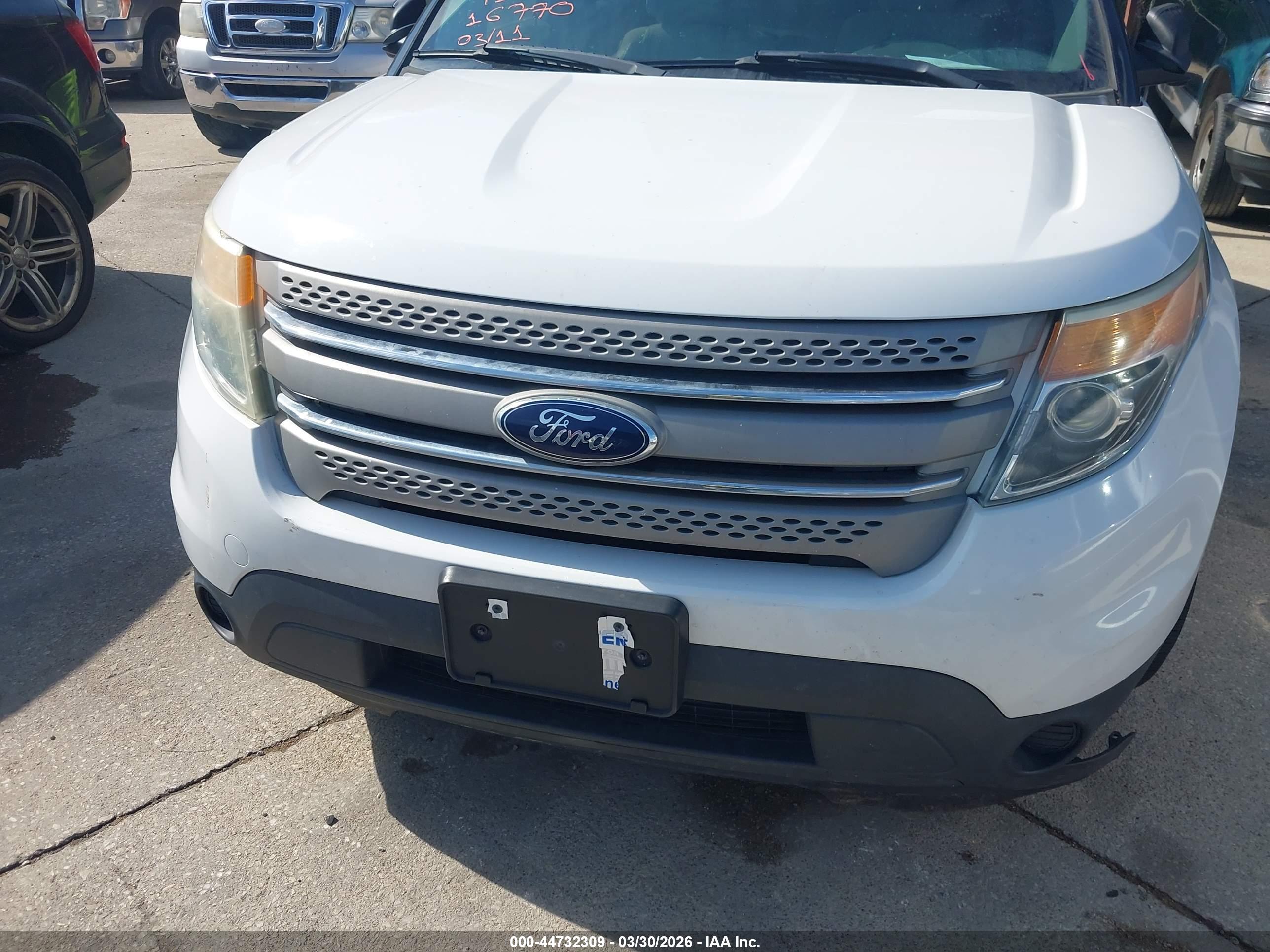 FORD EXPLORER image 6
