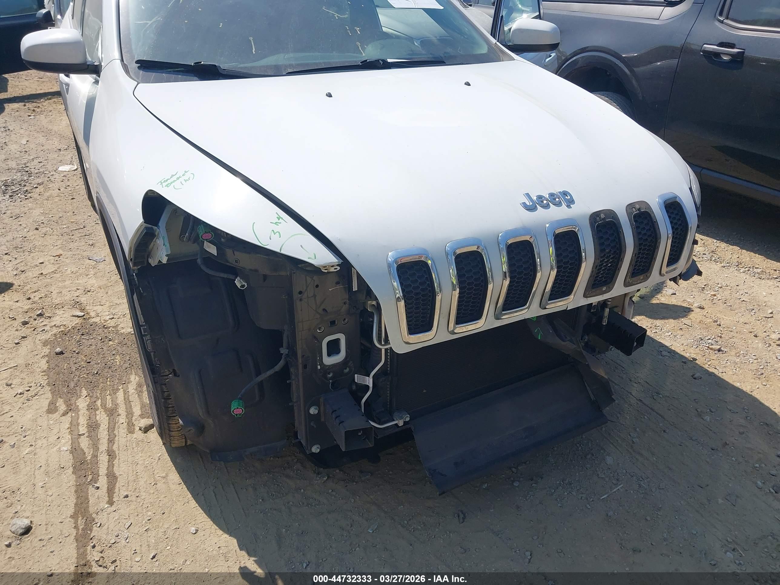 JEEP CHEROKEE image 6