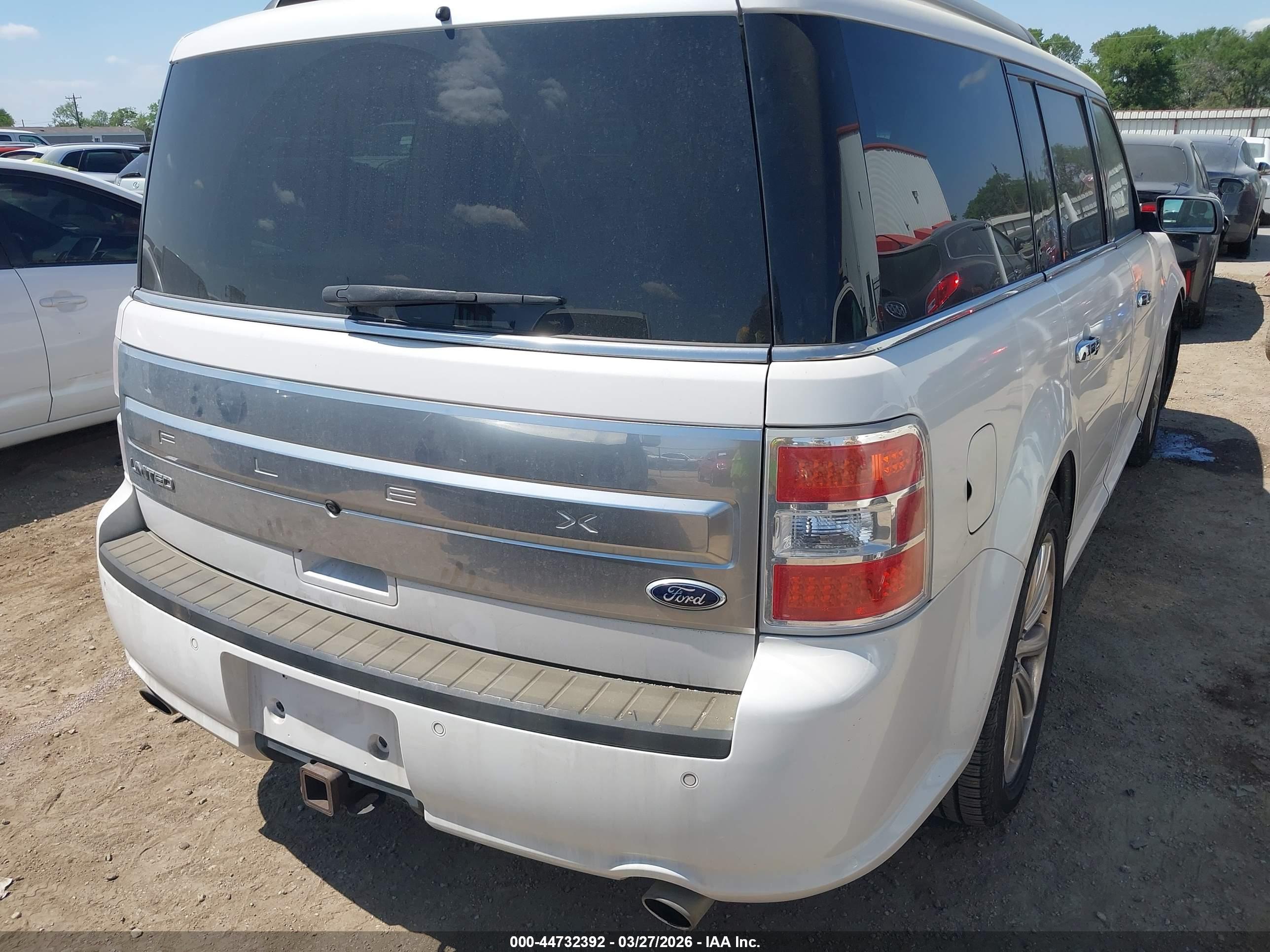 FORD FLEX image 4