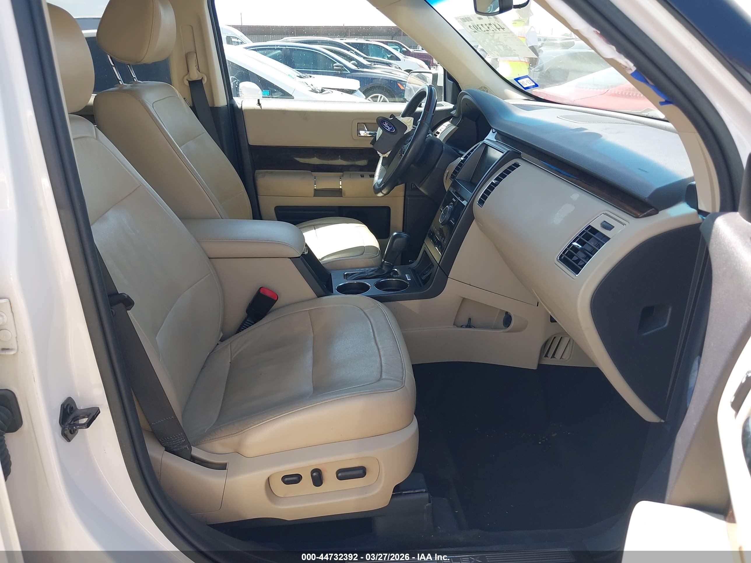 FORD FLEX image 5