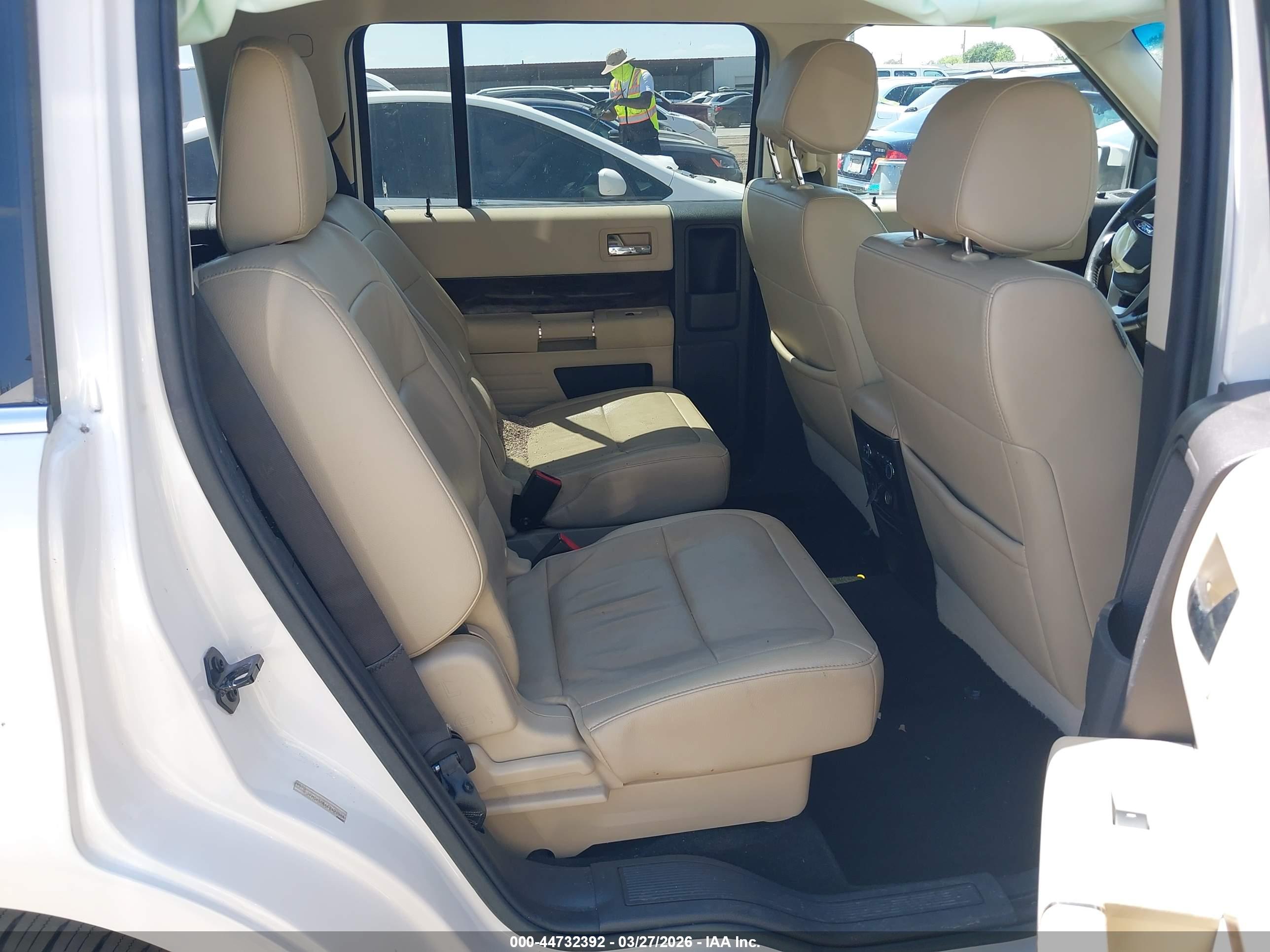 FORD FLEX image 8