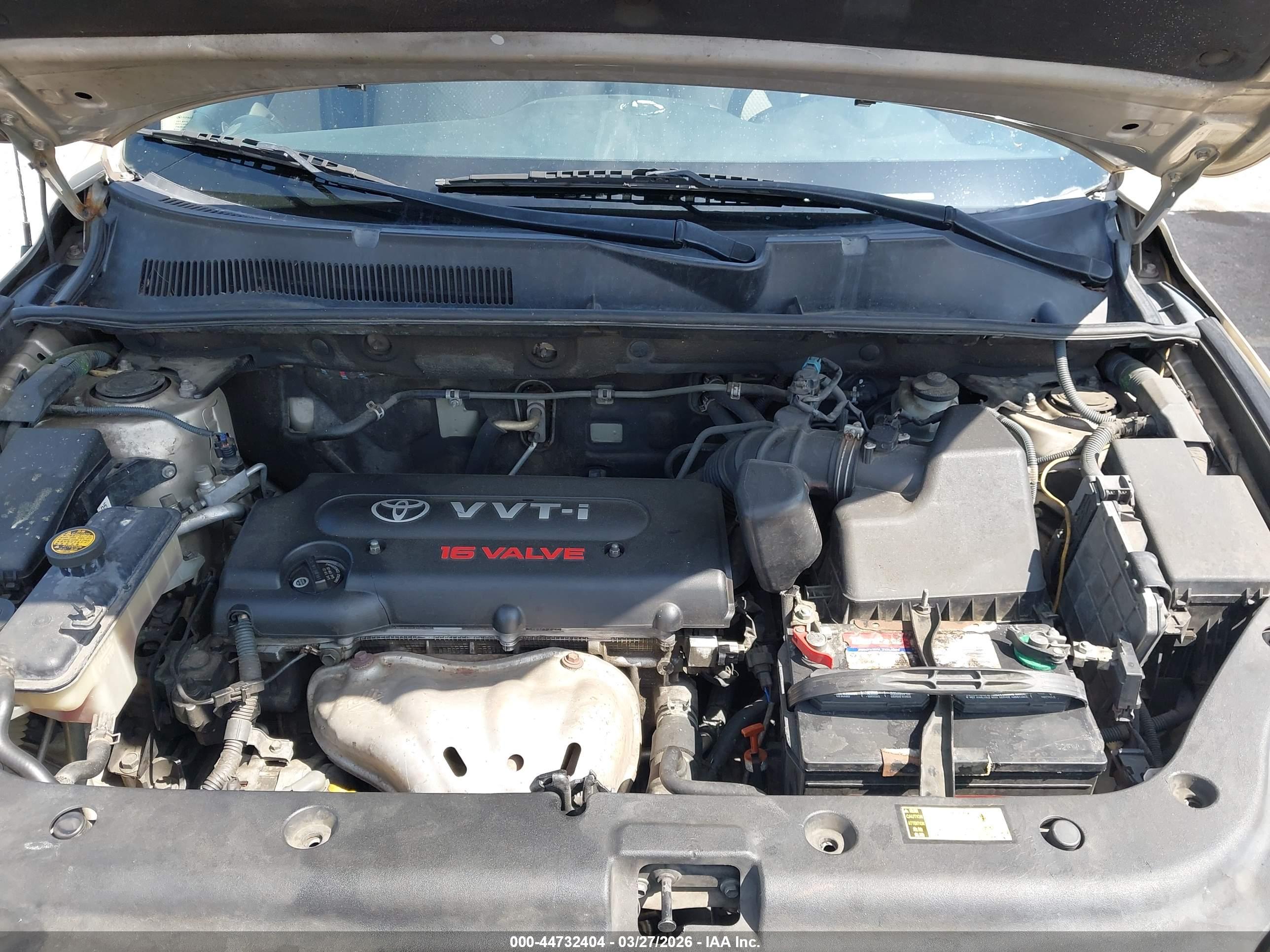TOYOTA RAV4 image 10