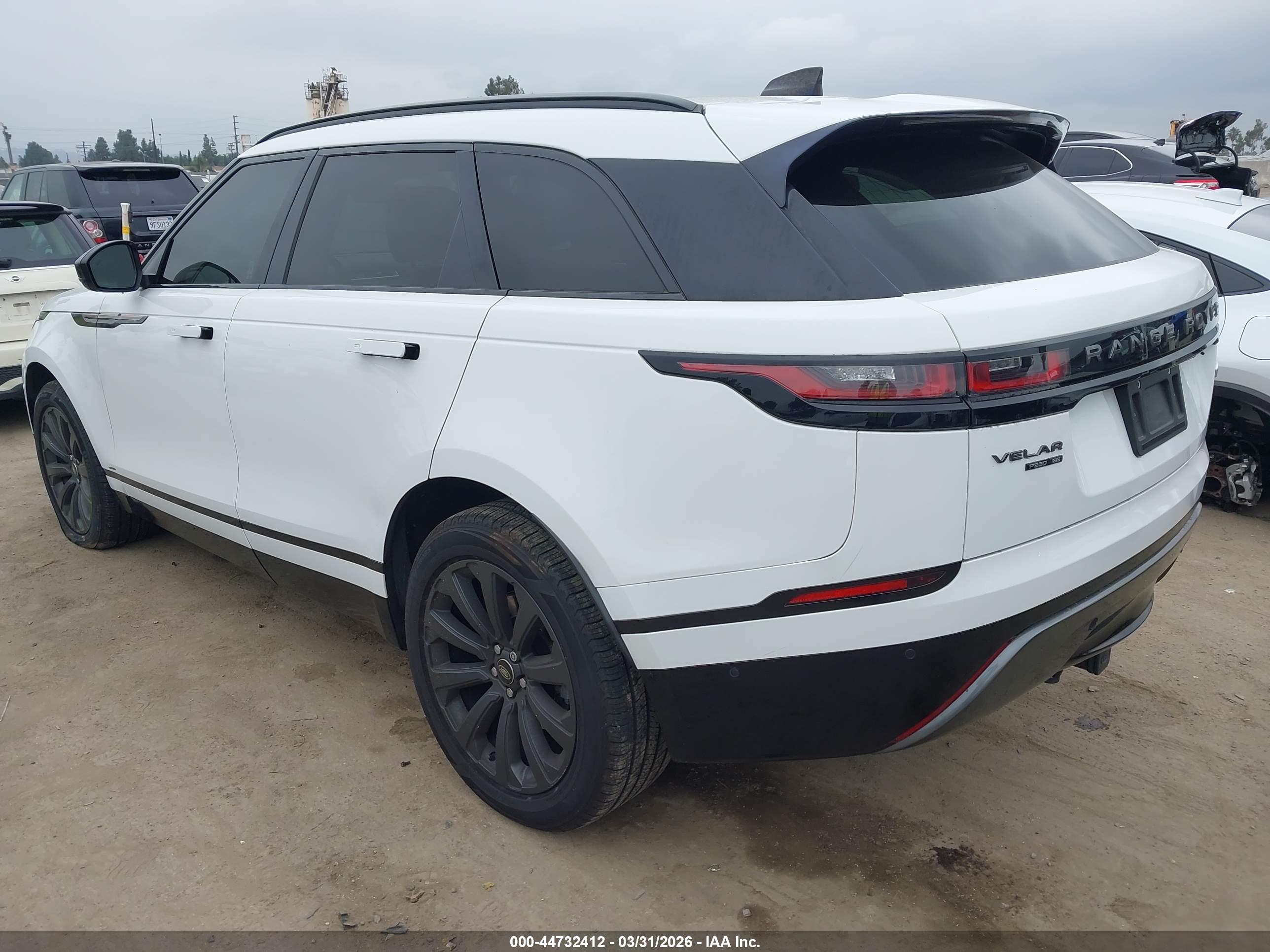 LAND ROVER image 3