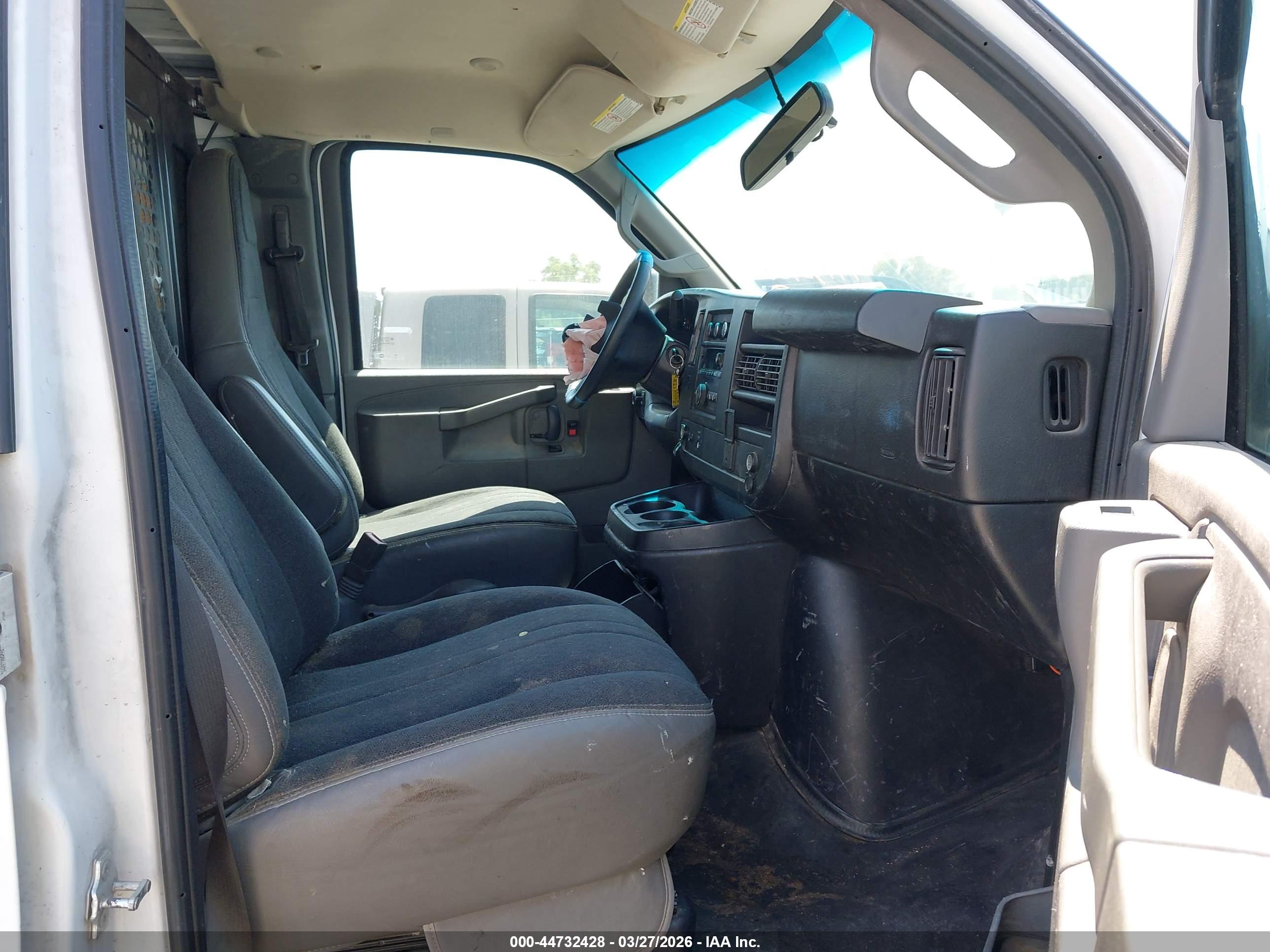 GMC SAVANA image 5