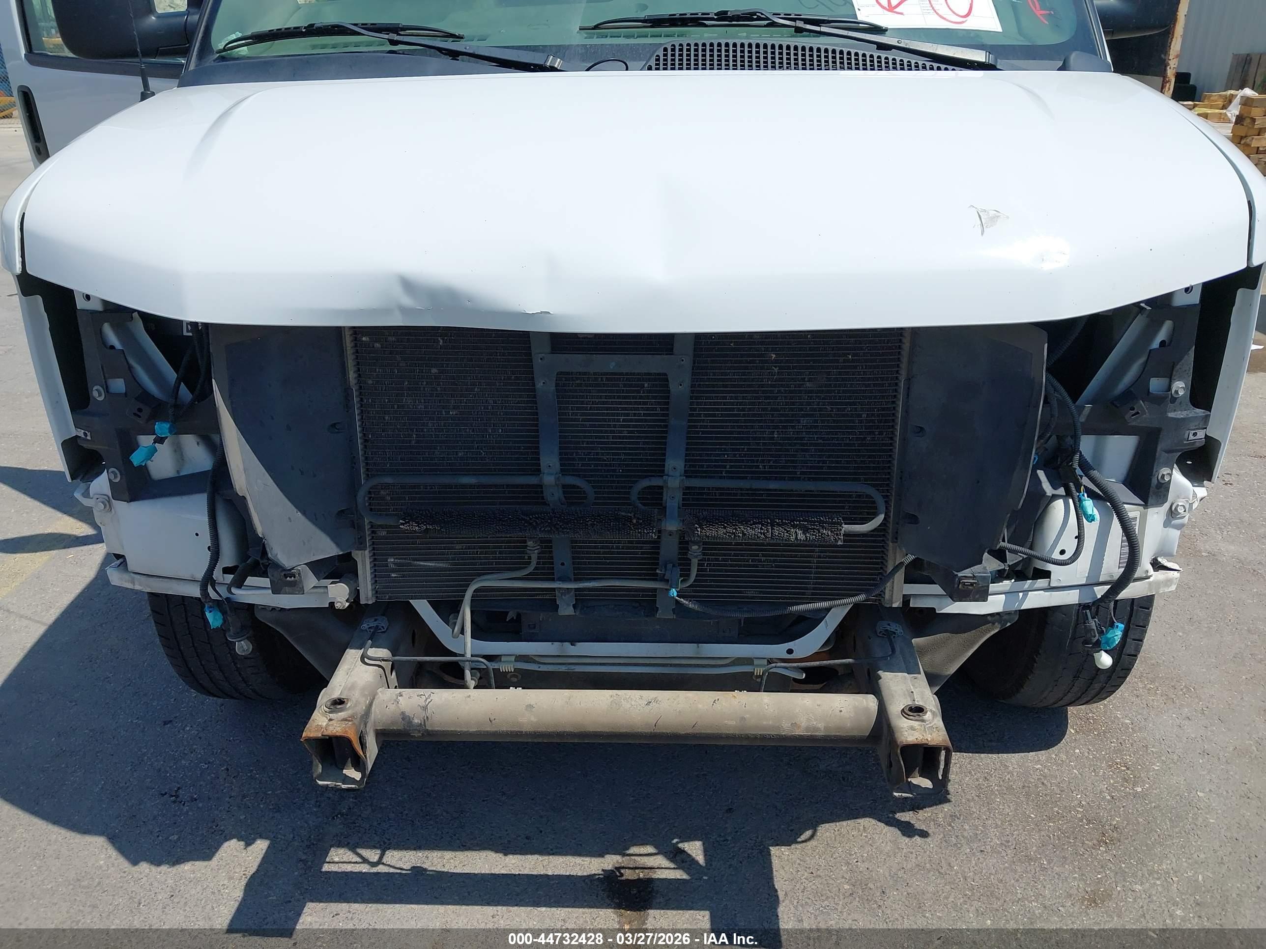 GMC SAVANA image 6