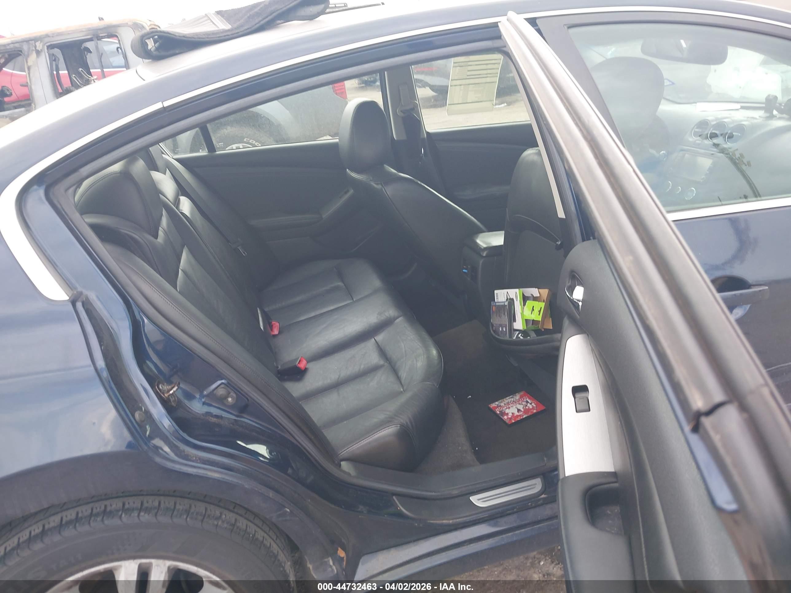 NISSAN ALTIMA image 8