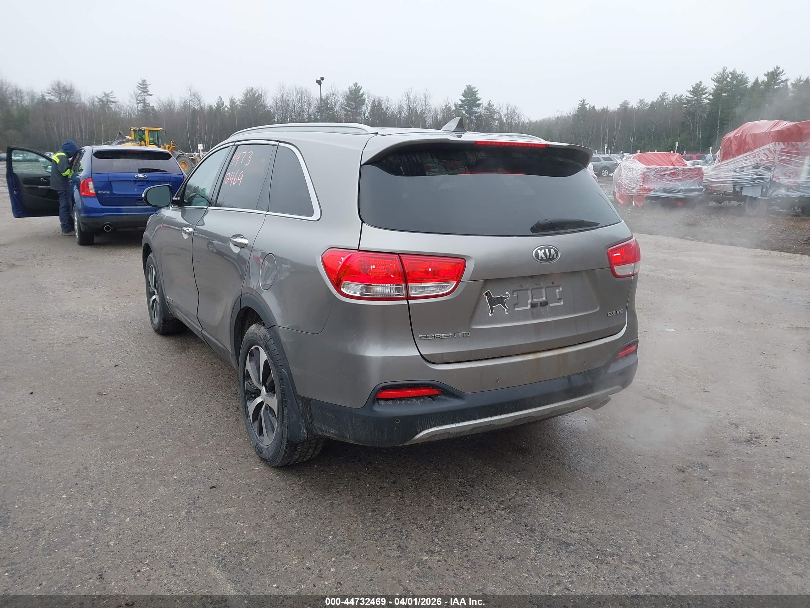 KIA SORENTO image 3