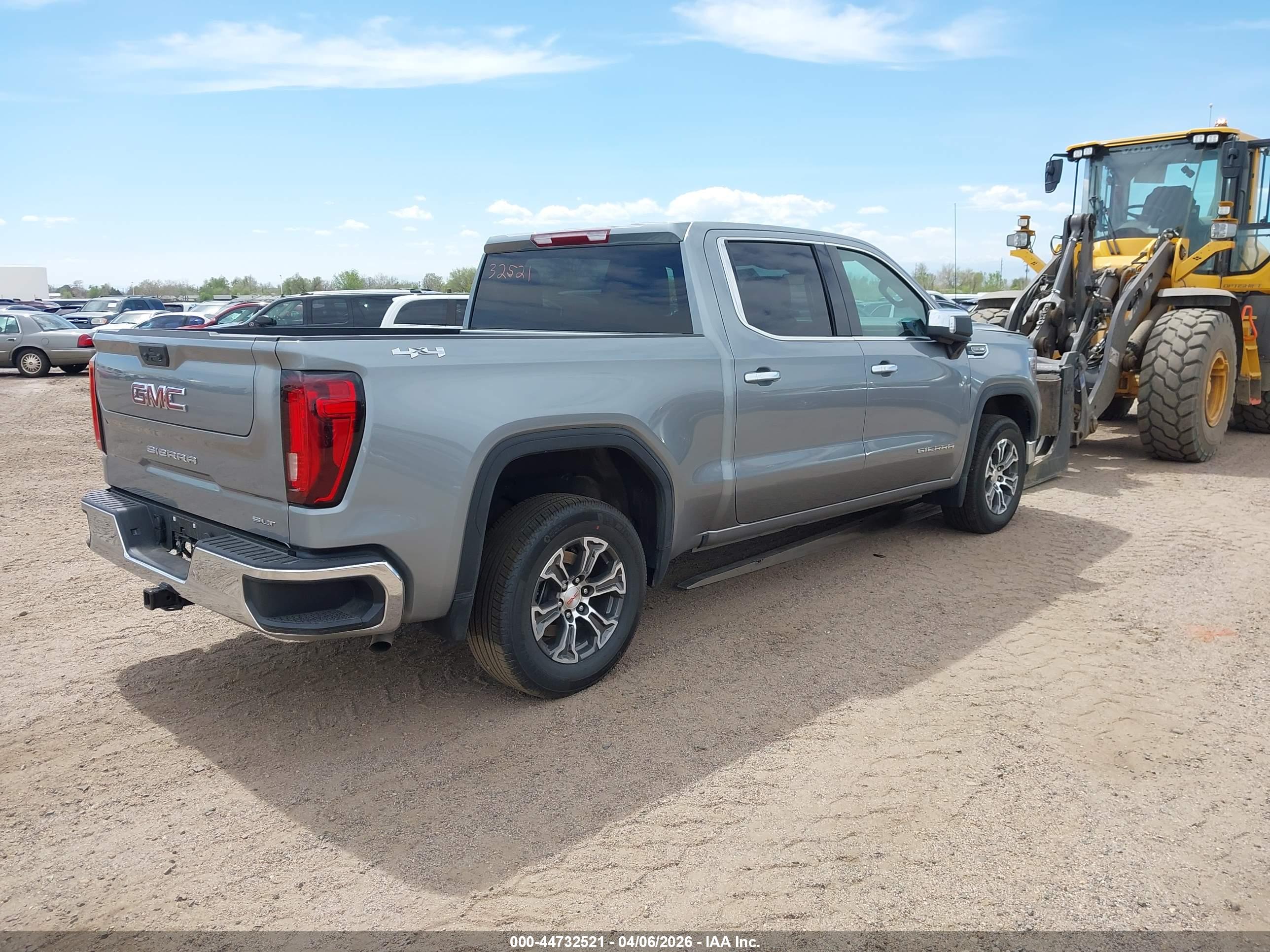 GMC SIERRA image 4