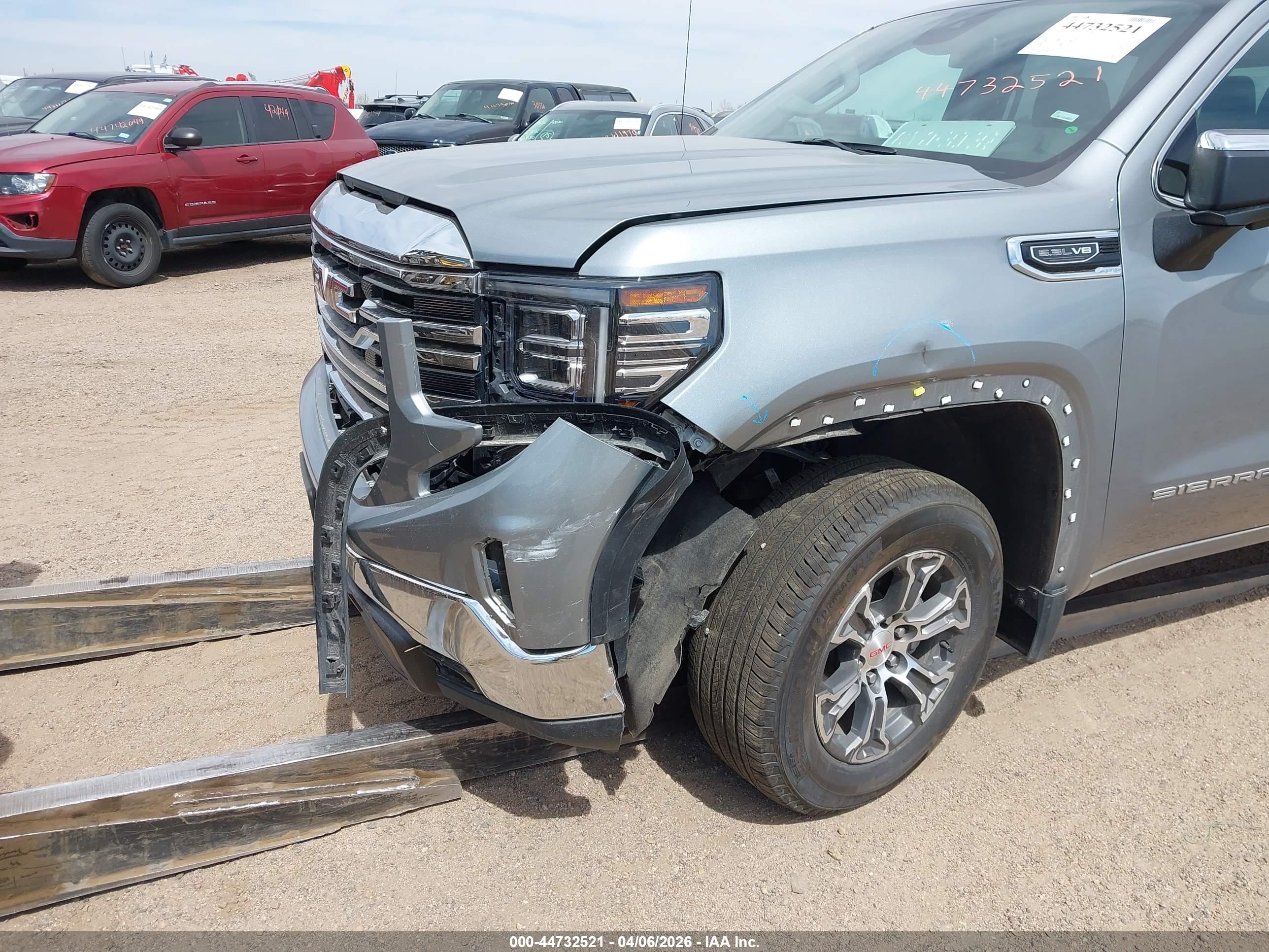 GMC SIERRA image 6