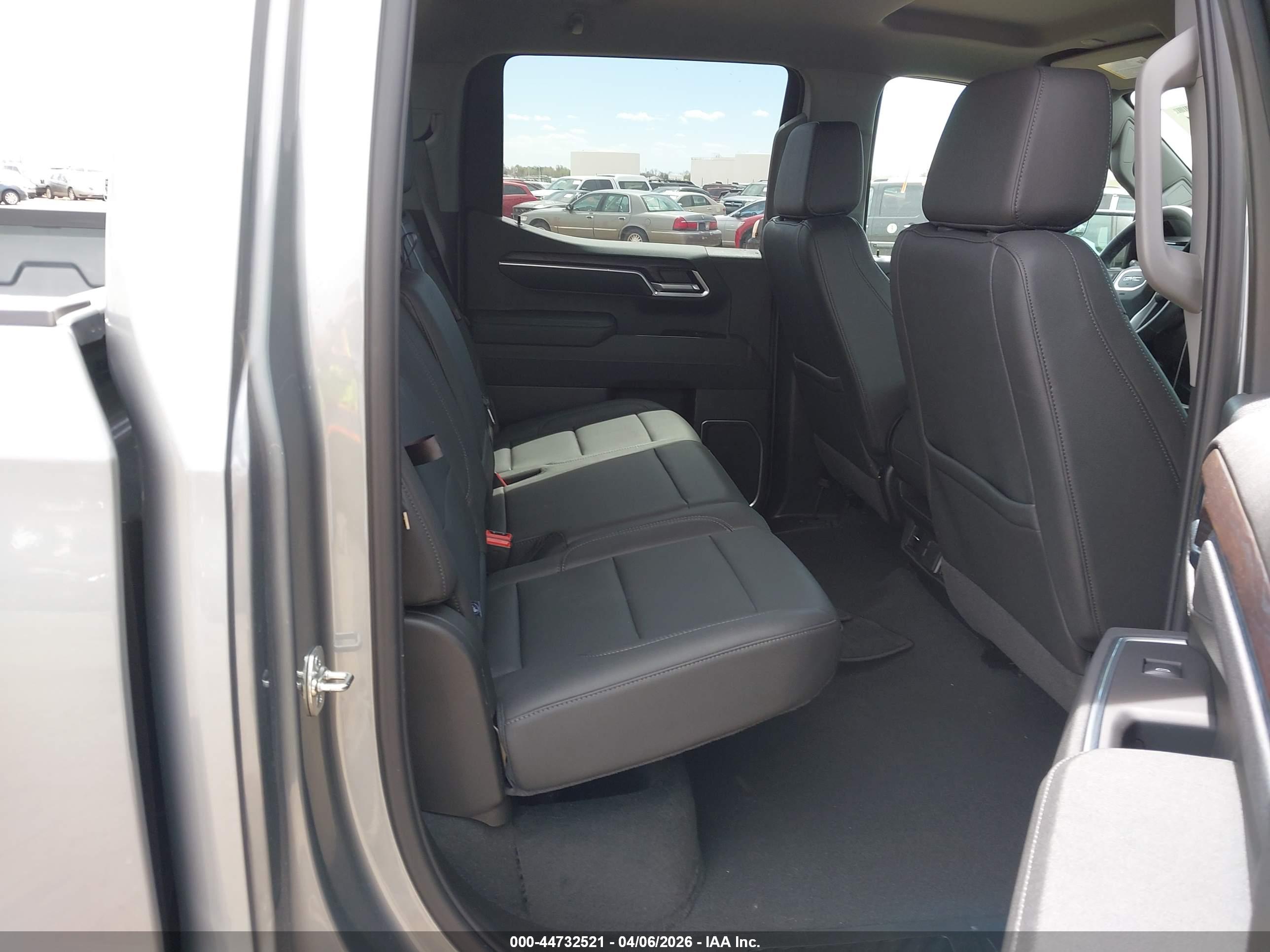 GMC SIERRA image 8
