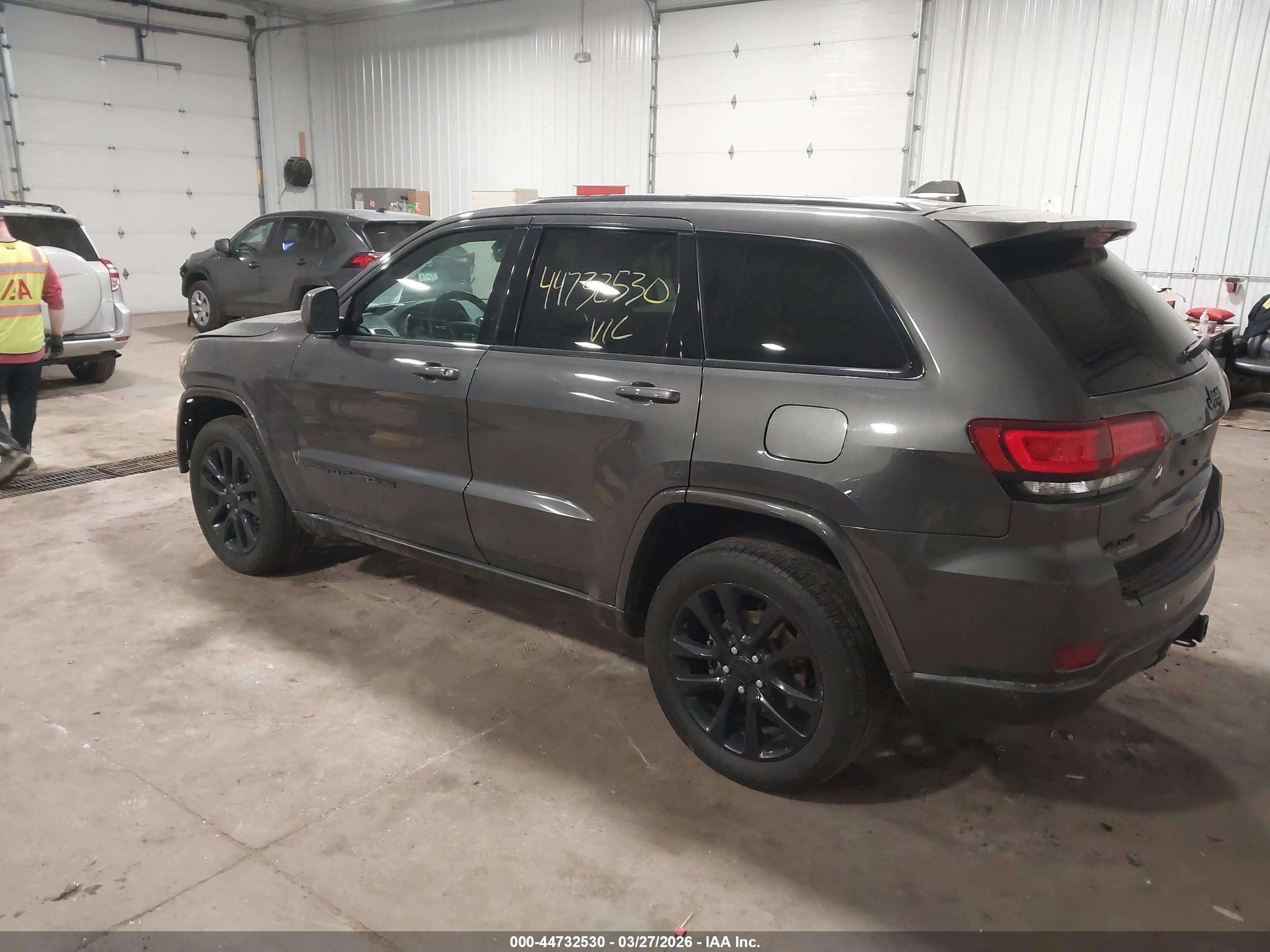 JEEP GRAND image 3