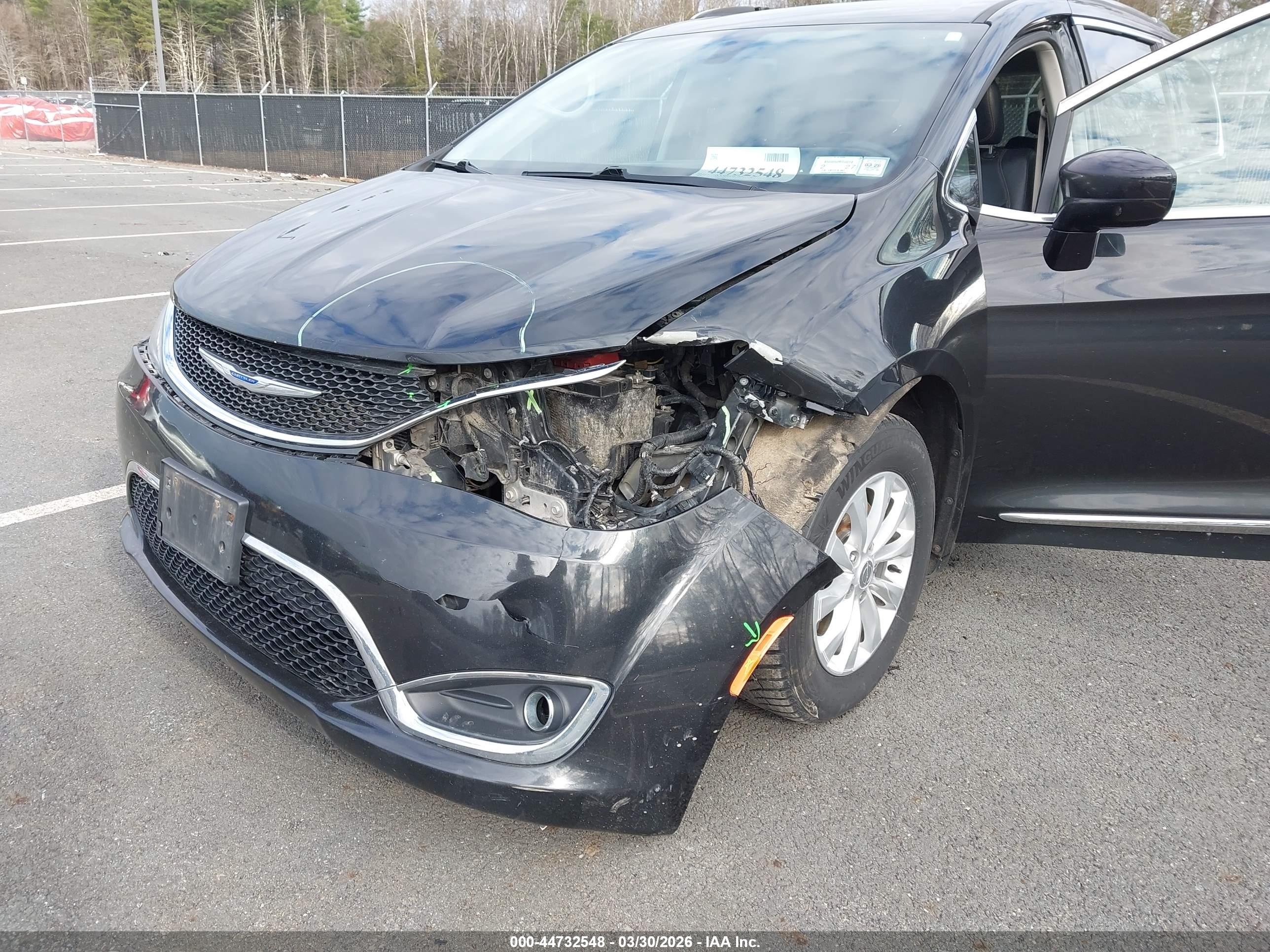 CHRYSLER PACIFICA image 6
