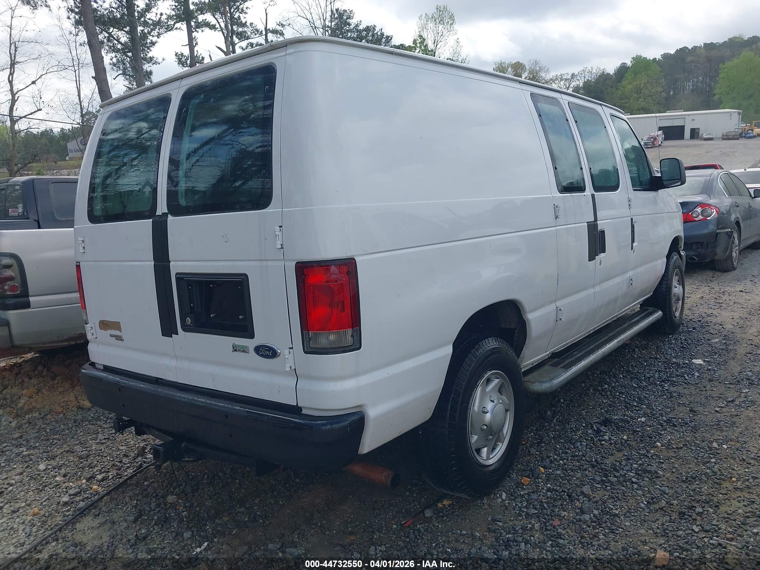 FORD E-250 image 4