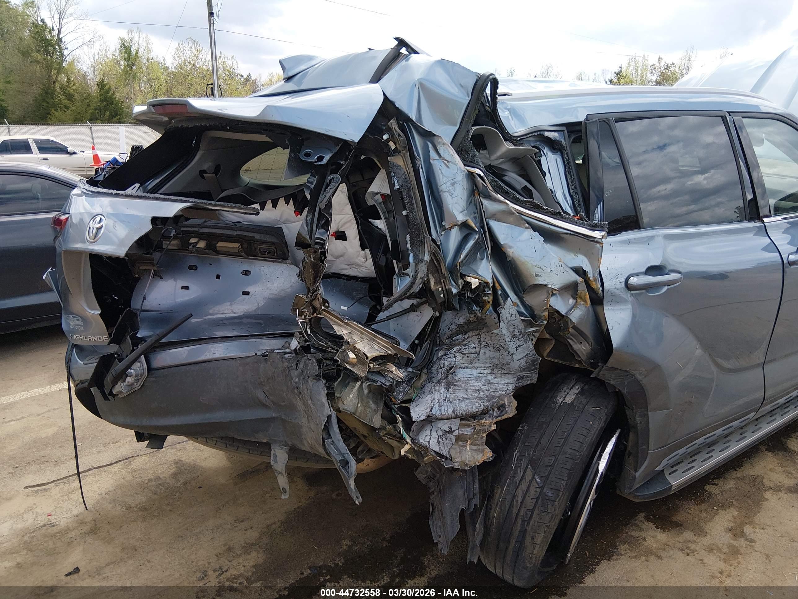 TOYOTA HIGHLANDER image 6