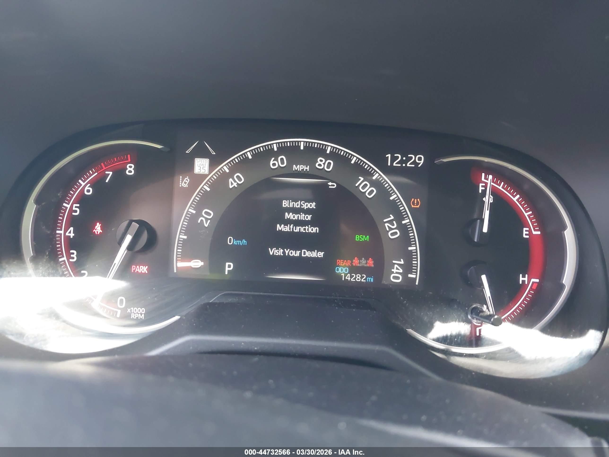 TOYOTA RAV4 image 7