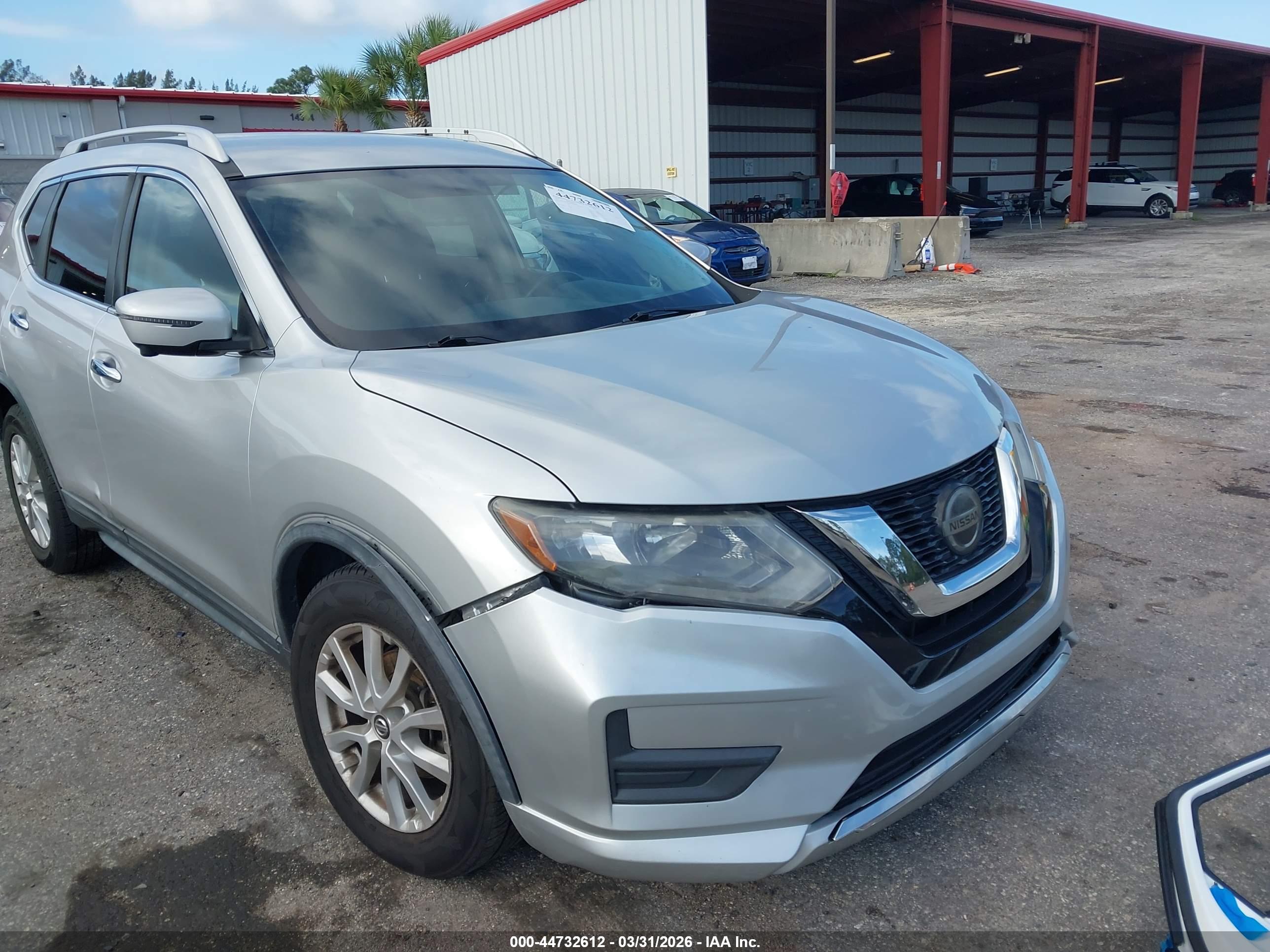 NISSAN ROGUE image 6