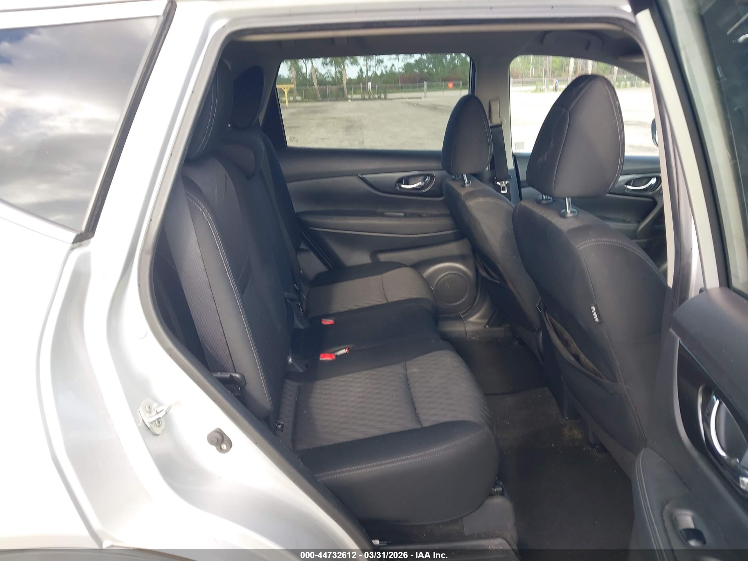 NISSAN ROGUE image 8