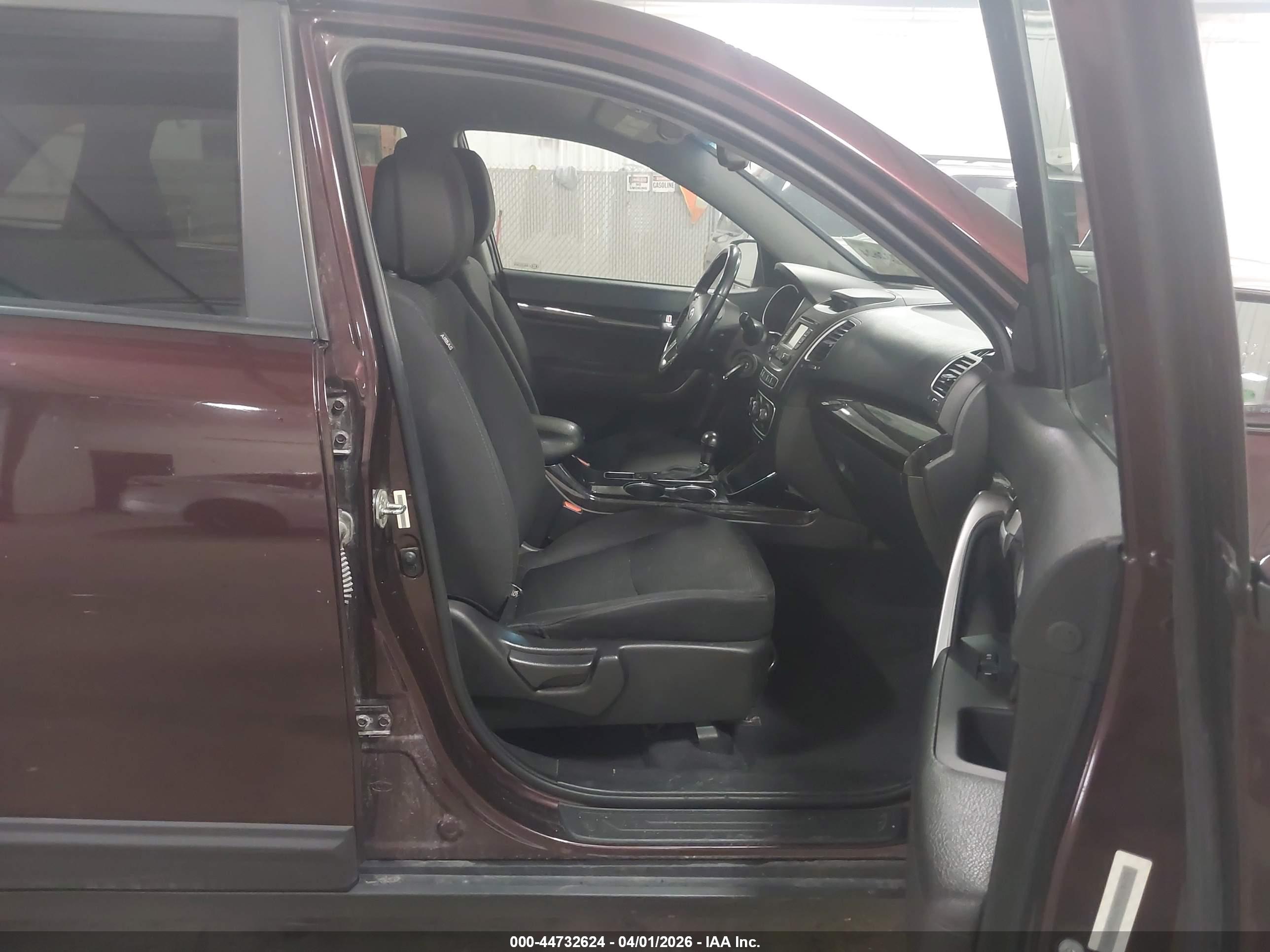 KIA SORENTO image 5
