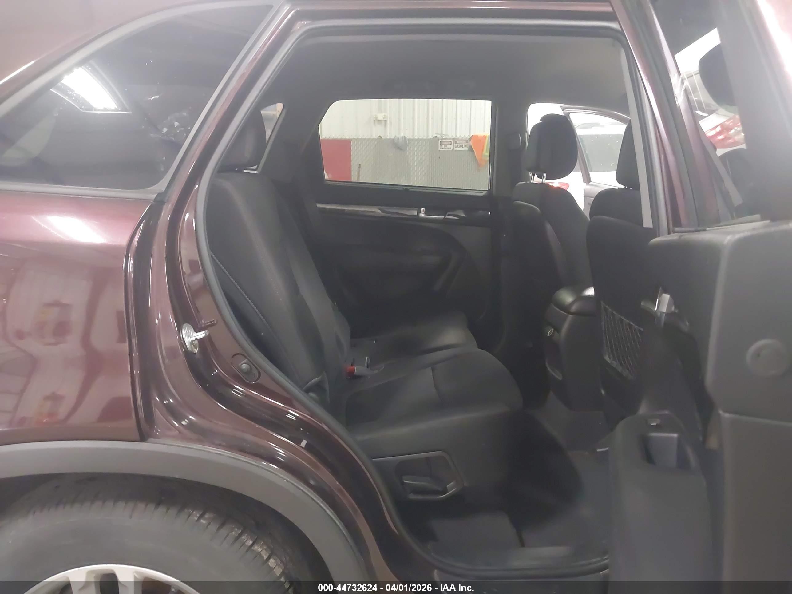 KIA SORENTO image 8