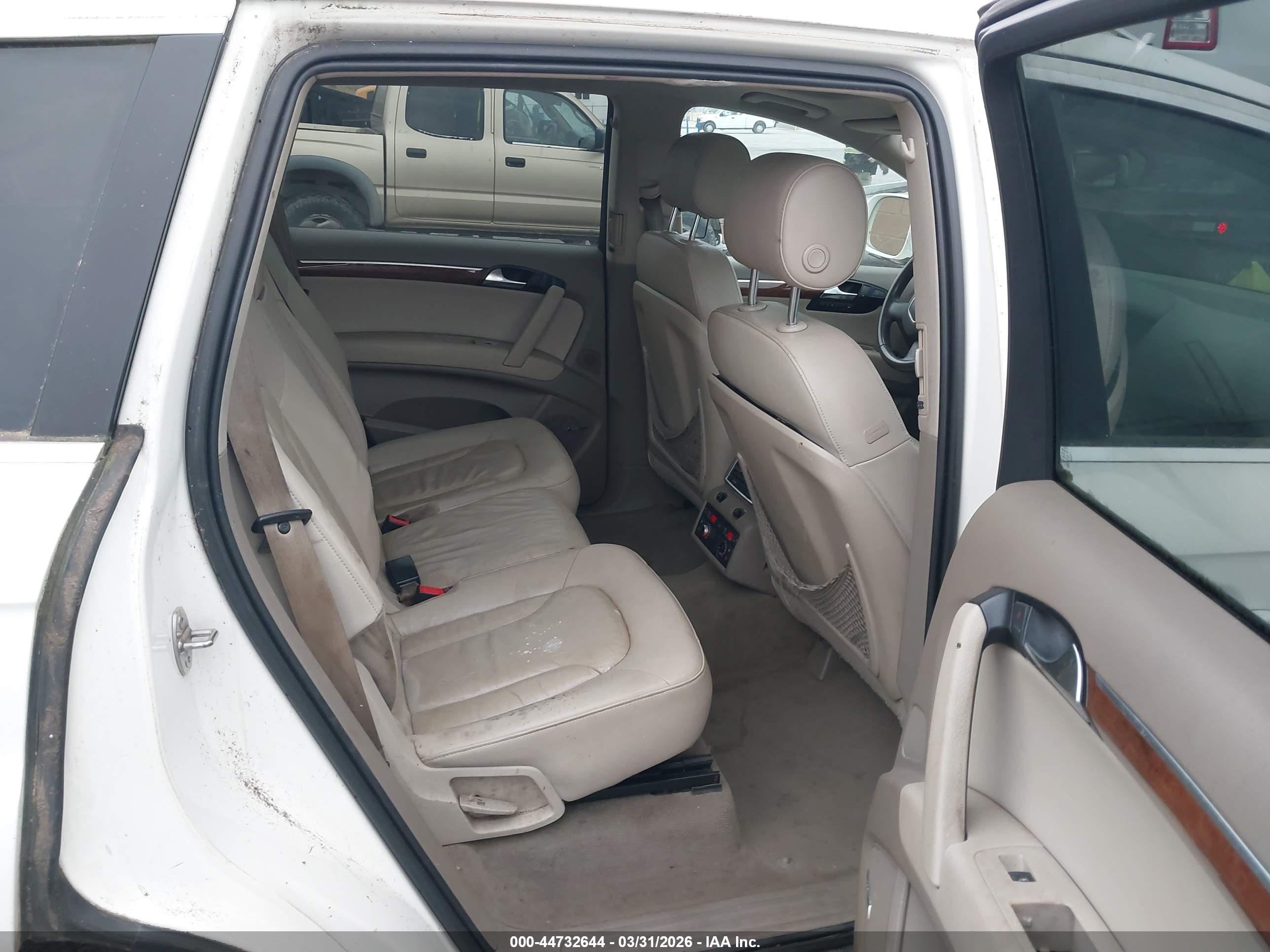 AUDI Q7 image 8
