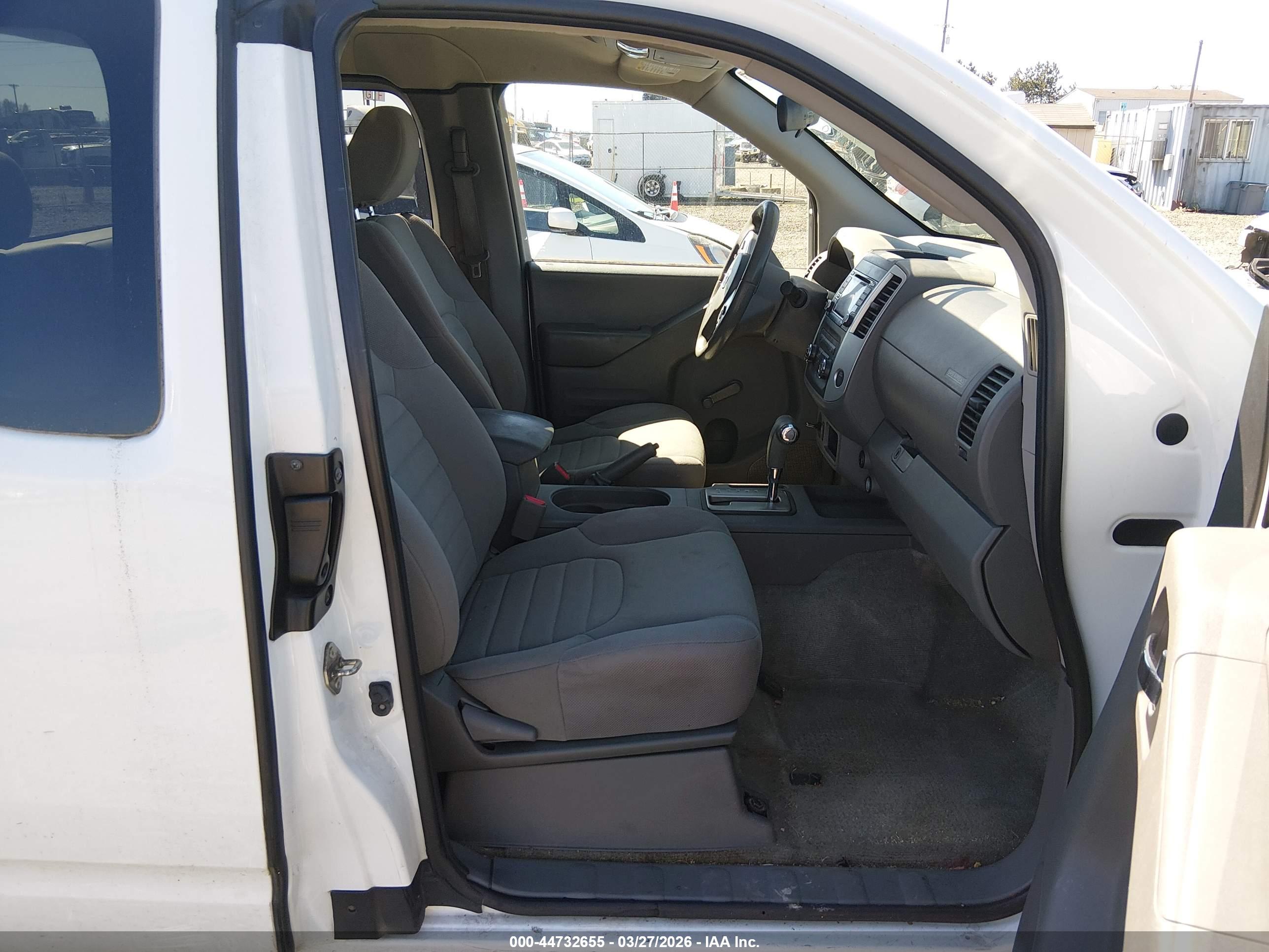 NISSAN FRONTIER image 5