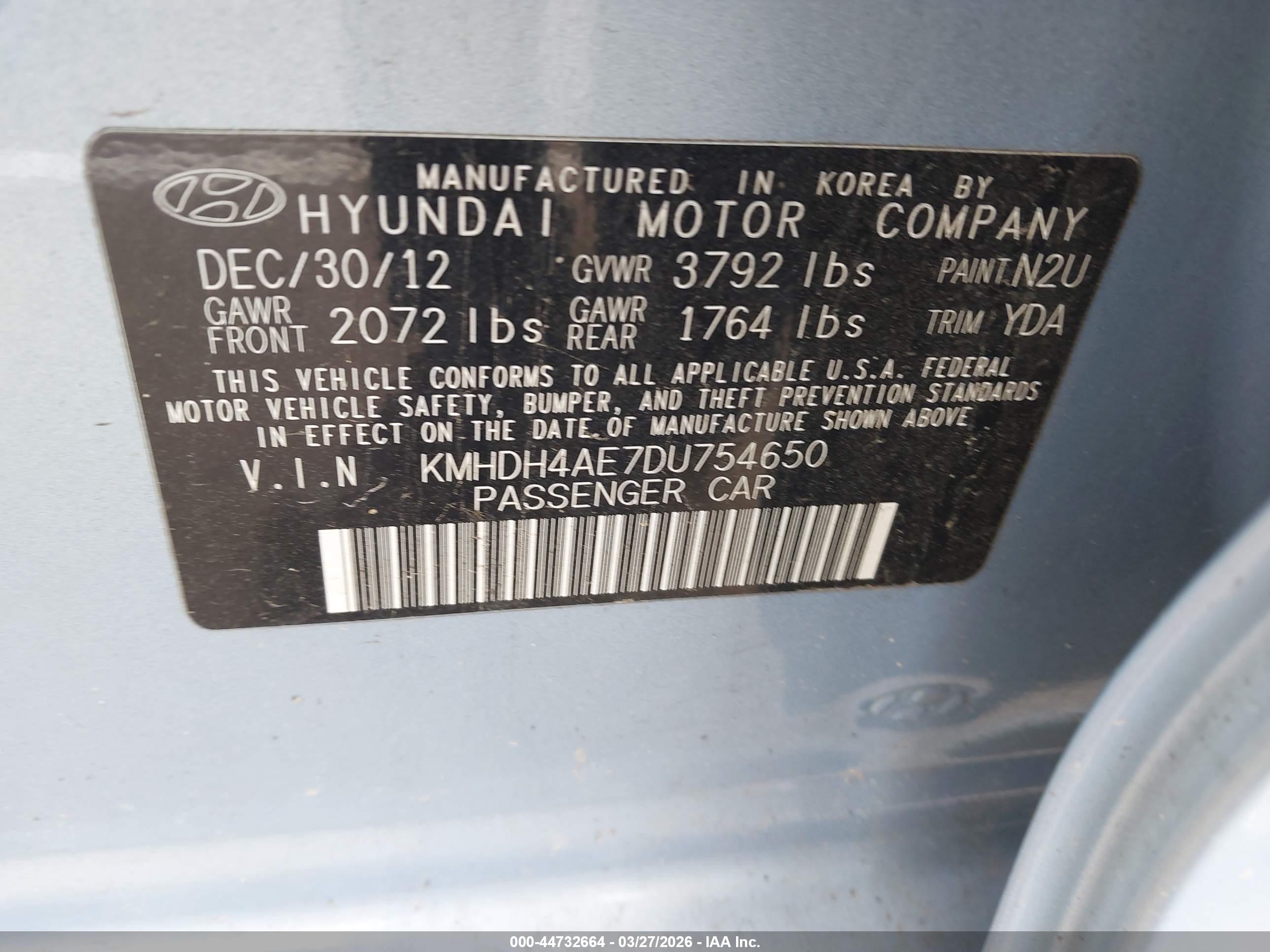HYUNDAI ELANTRA image 9