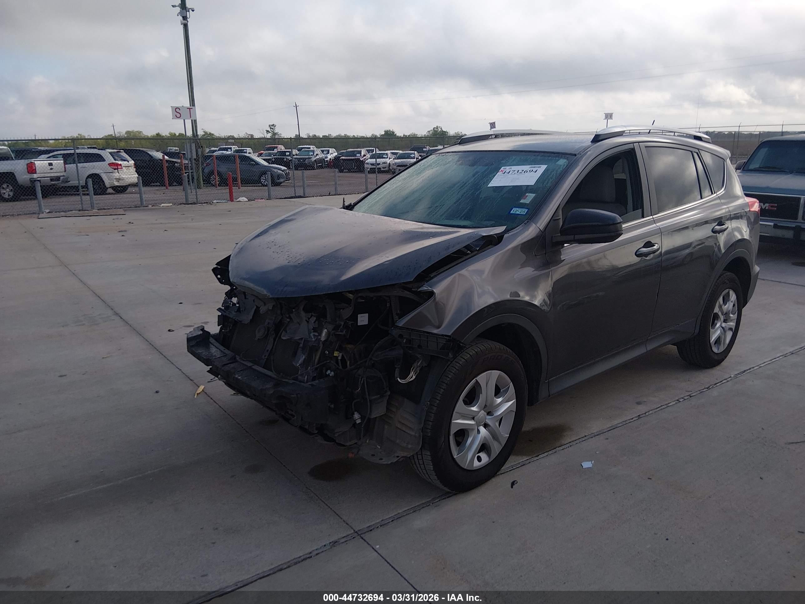TOYOTA RAV4 image 2
