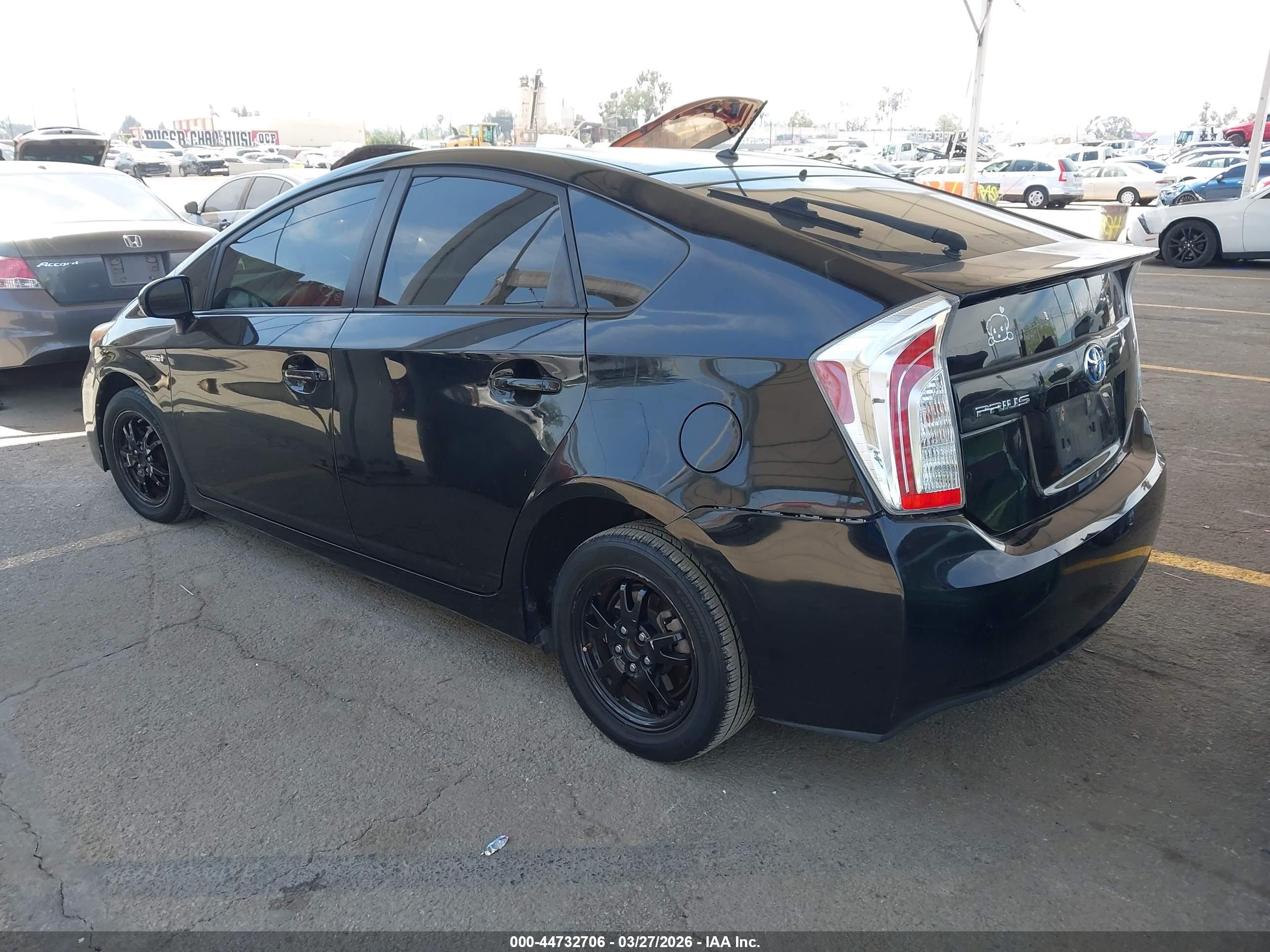 TOYOTA PRIUS image 3