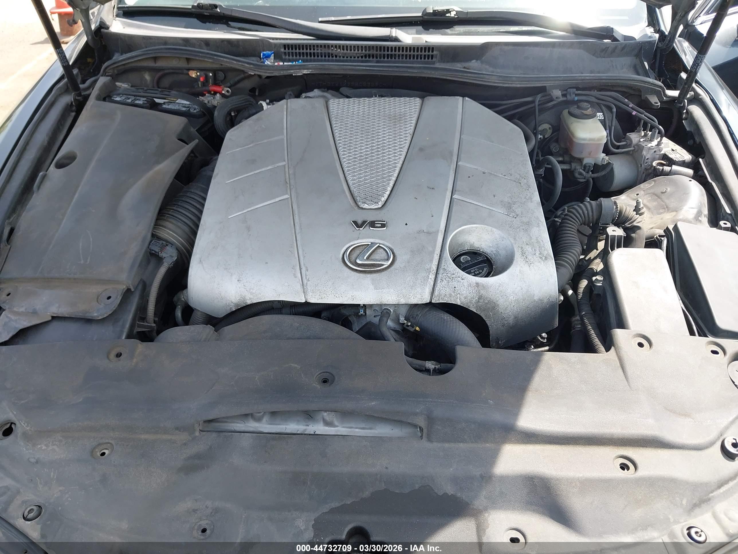 LEXUS IS image 10
