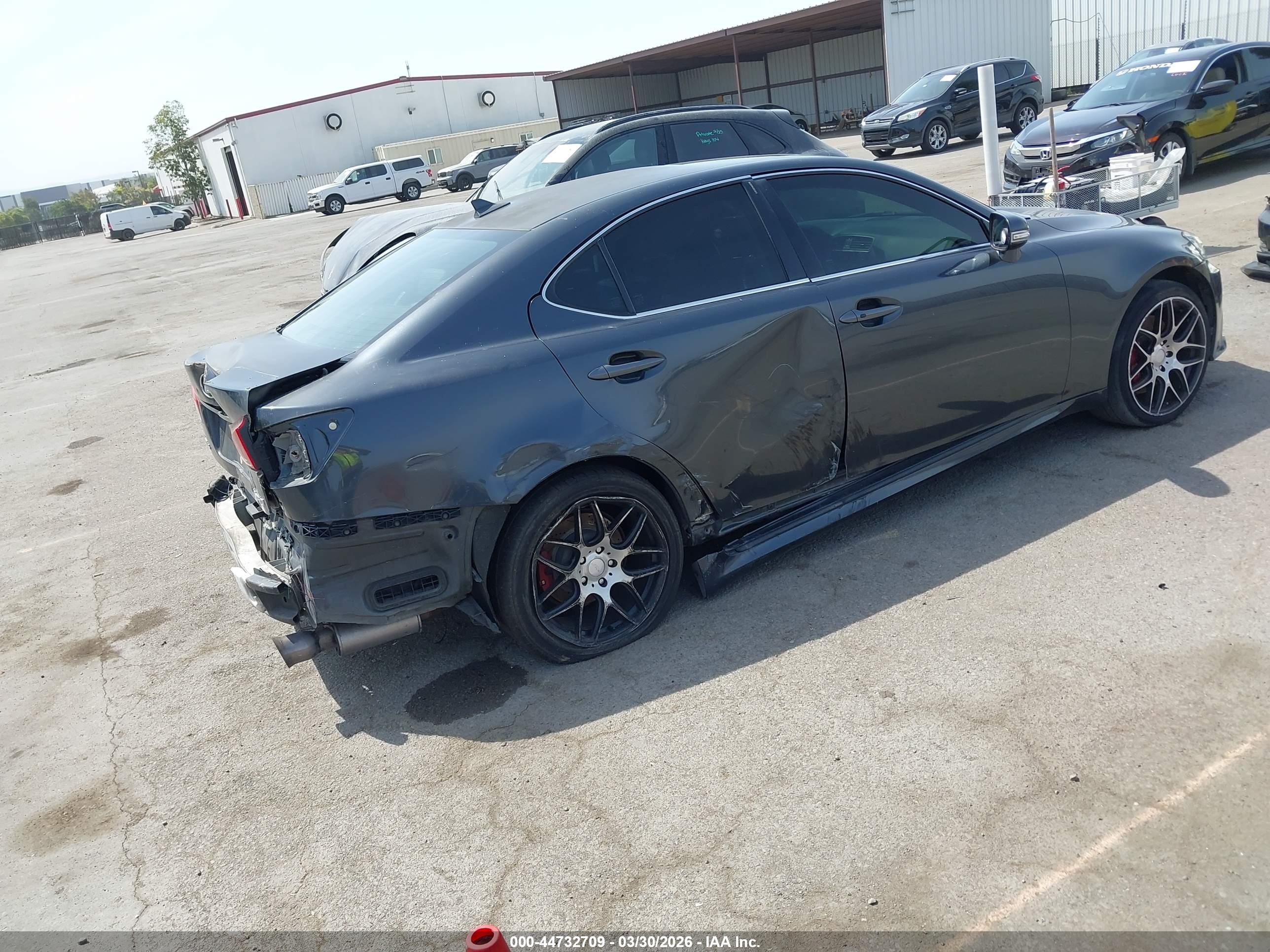 LEXUS IS image 4