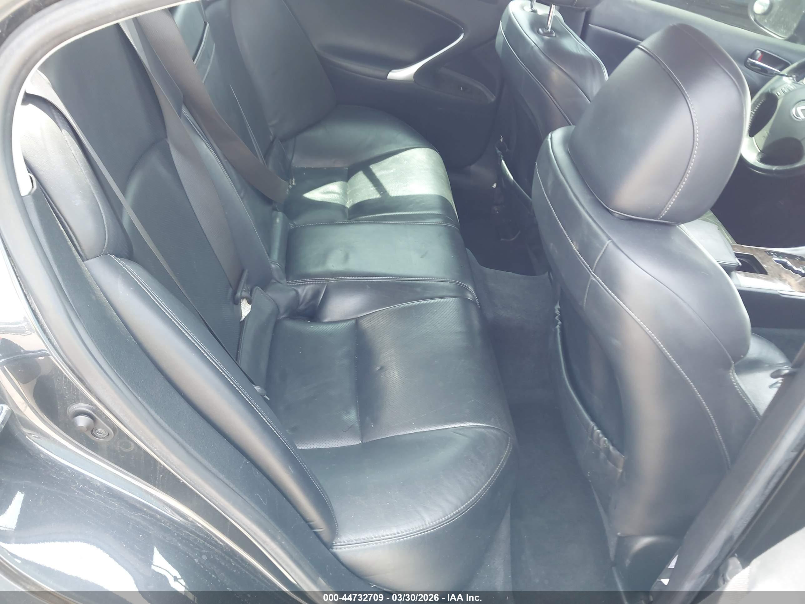 LEXUS IS image 8