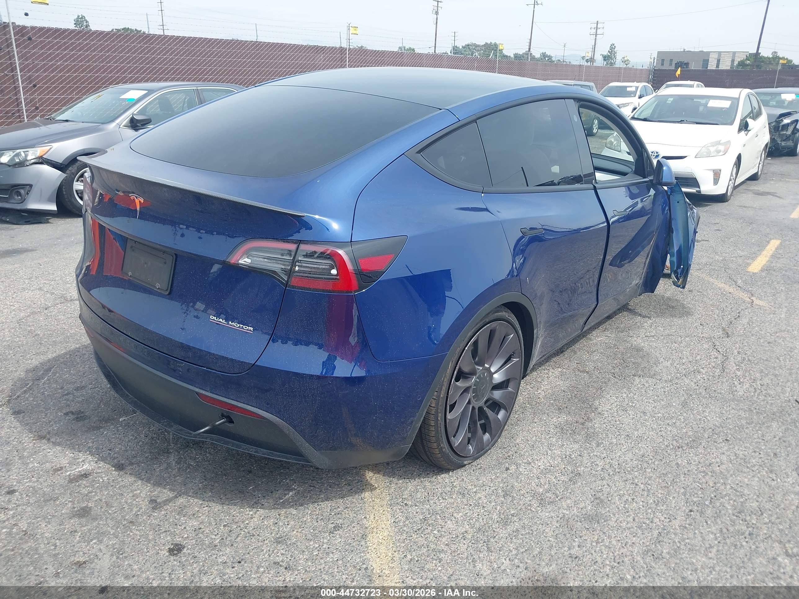 TESLA MODEL image 4