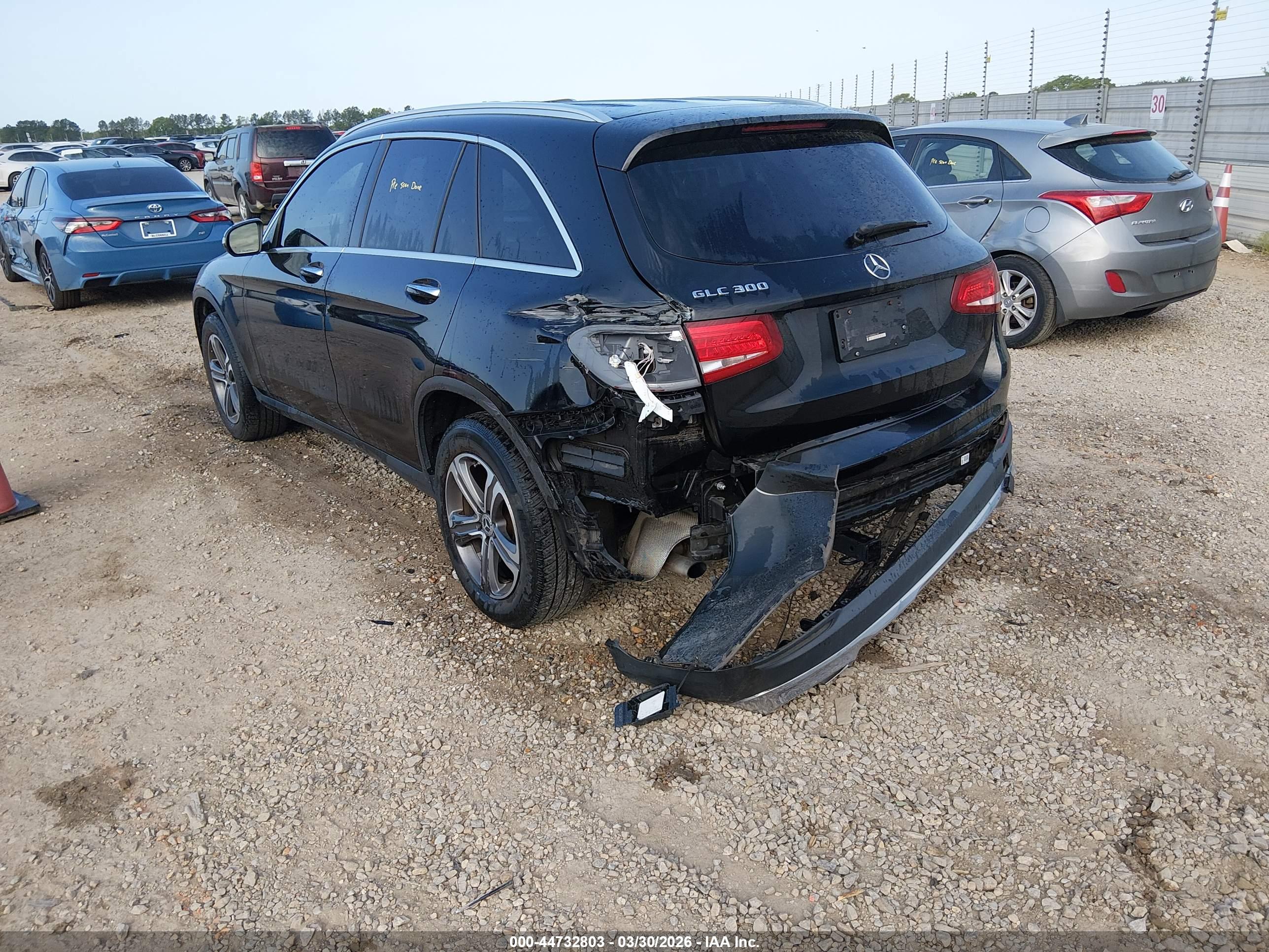 MERCEDES-BENZ GLC image 3