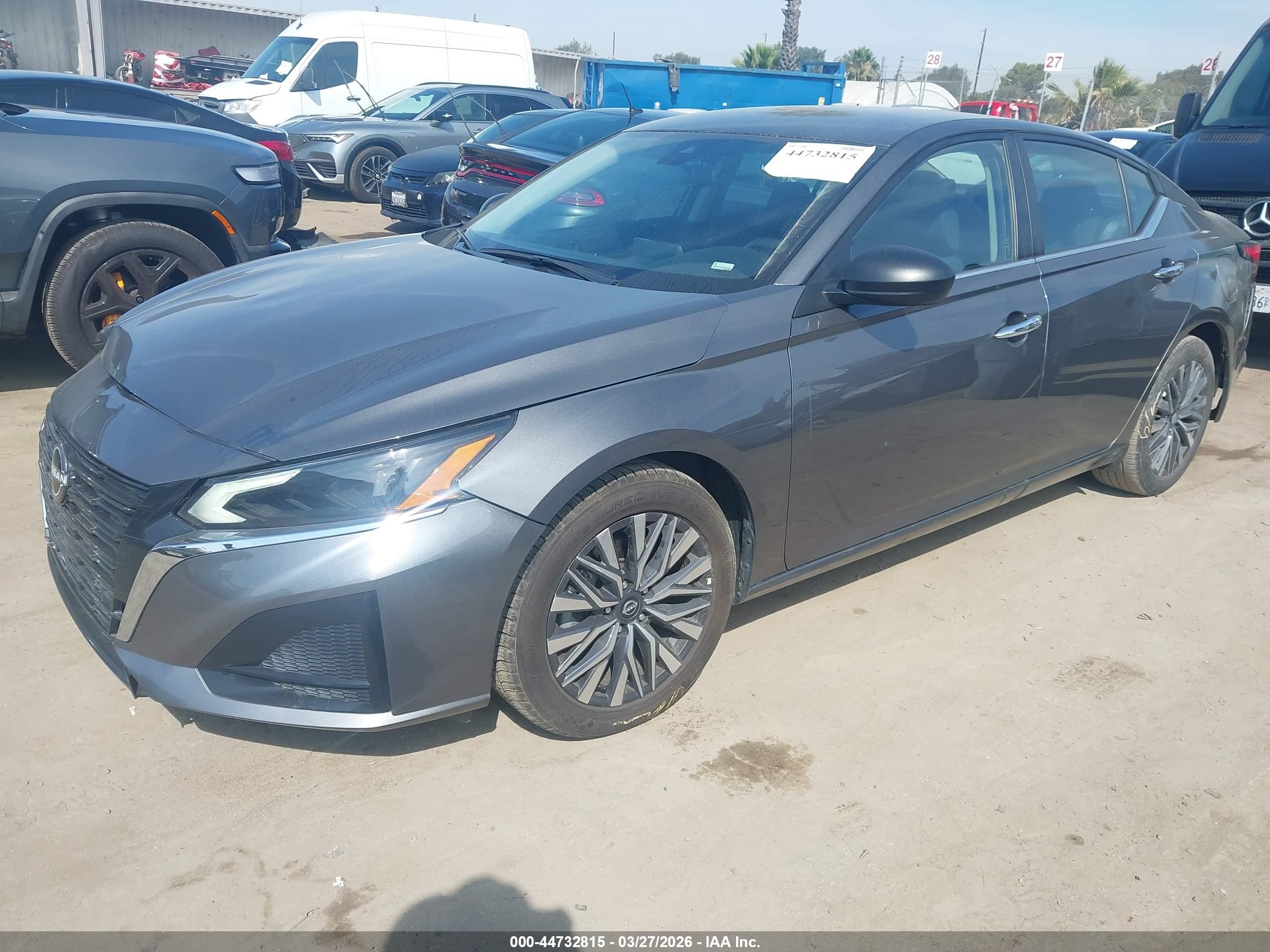 NISSAN ALTIMA image 2