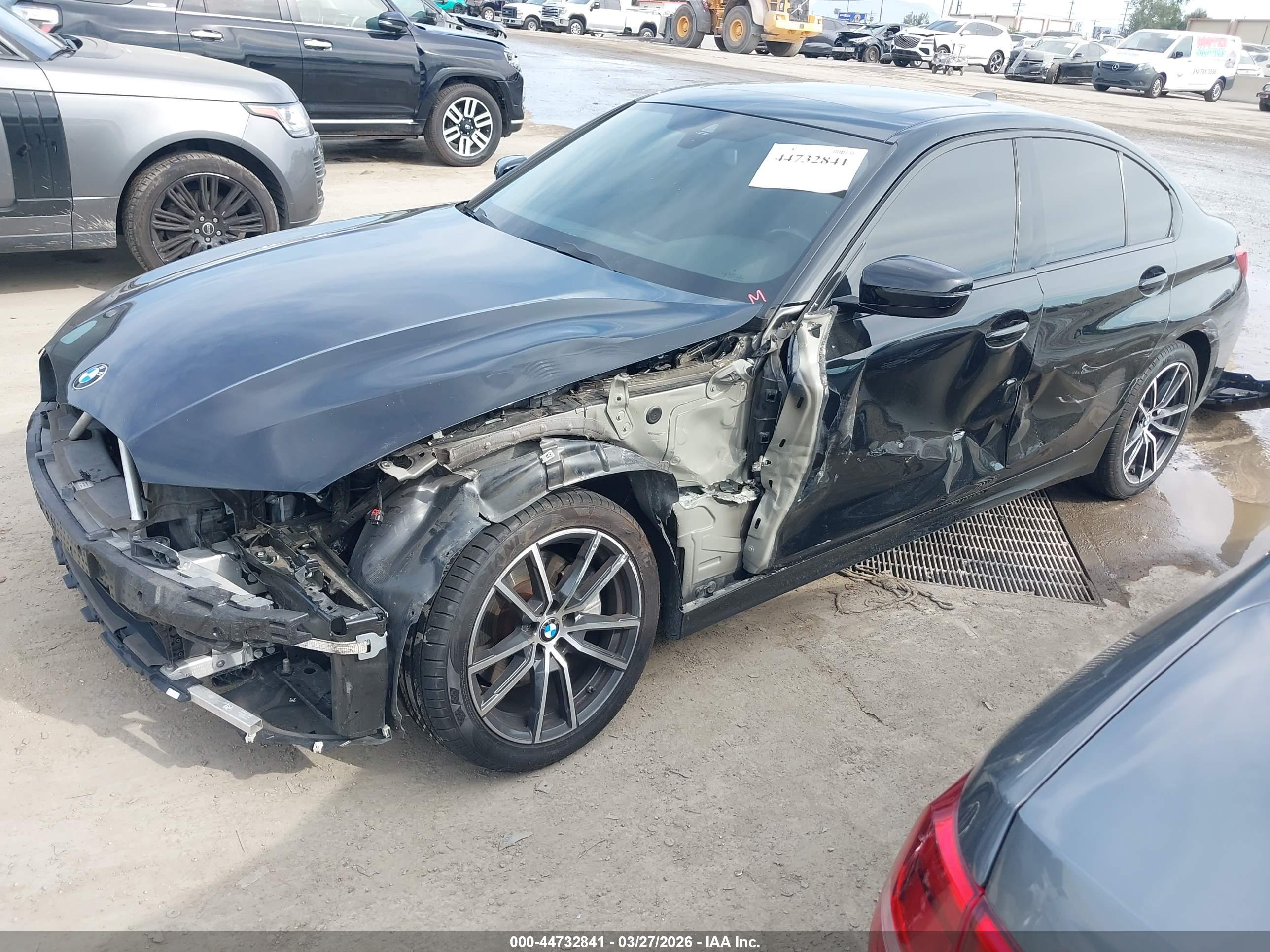 BMW 330I image 2