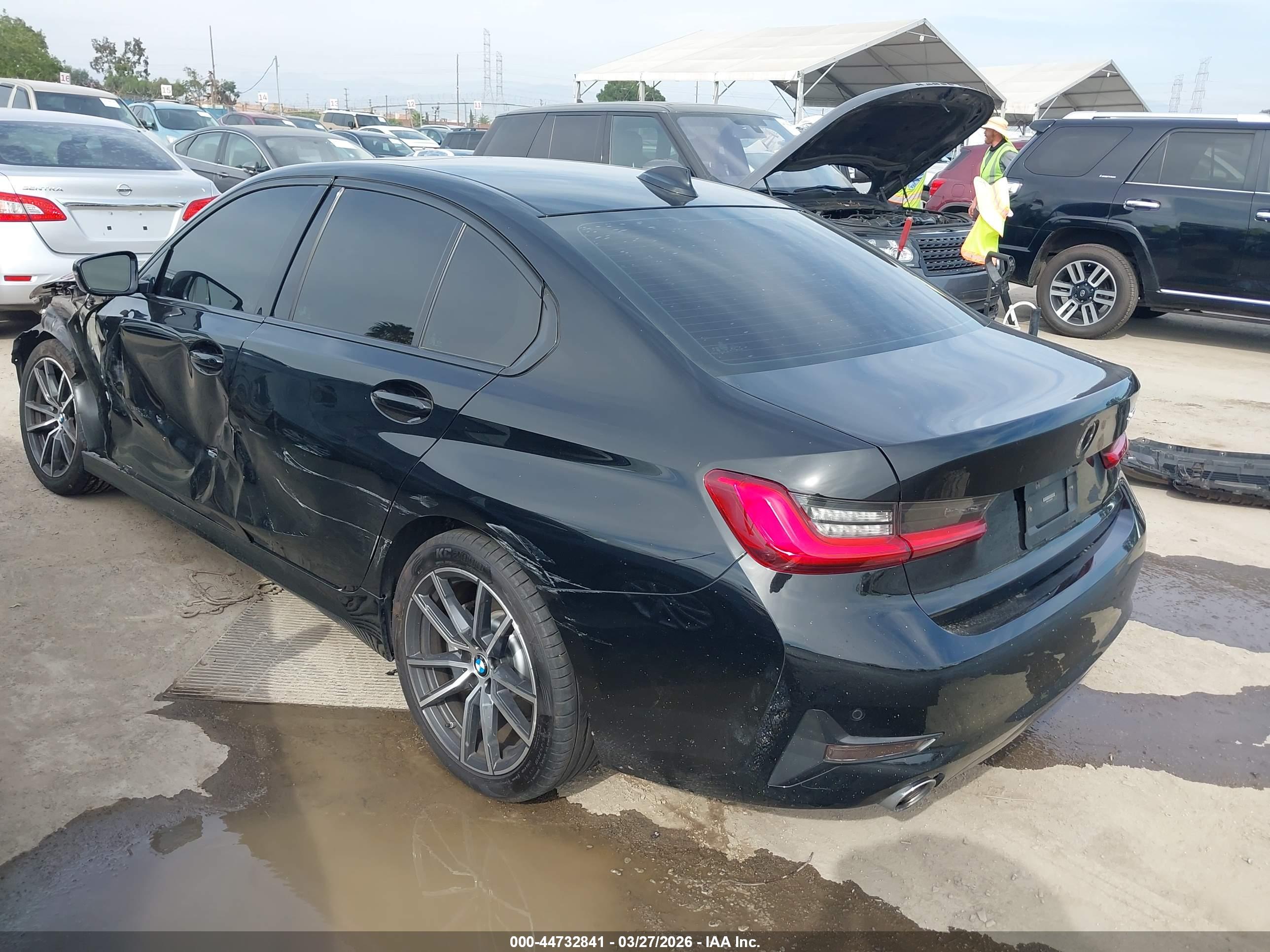 BMW 330I image 3