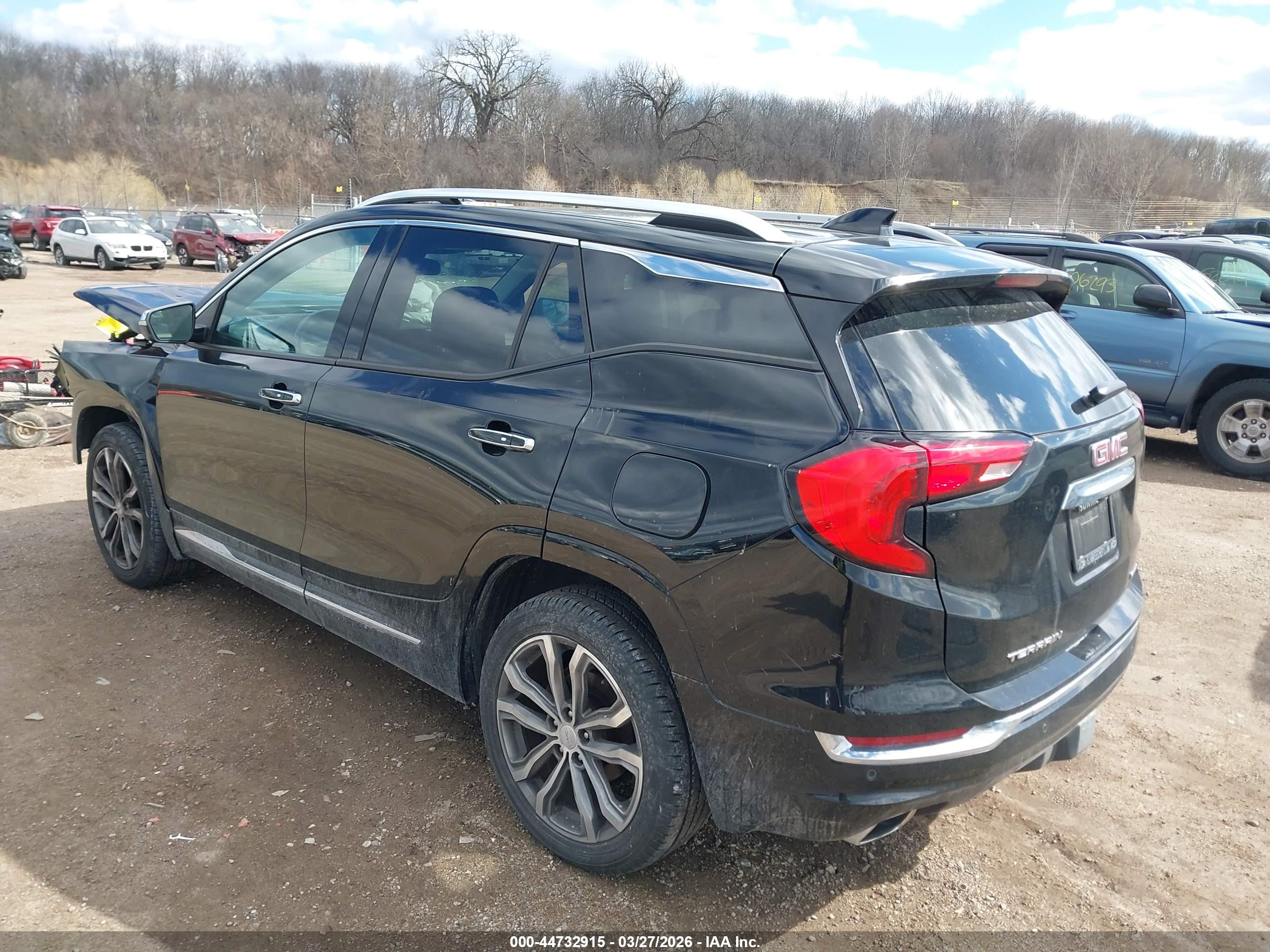 GMC TERRAIN image 3