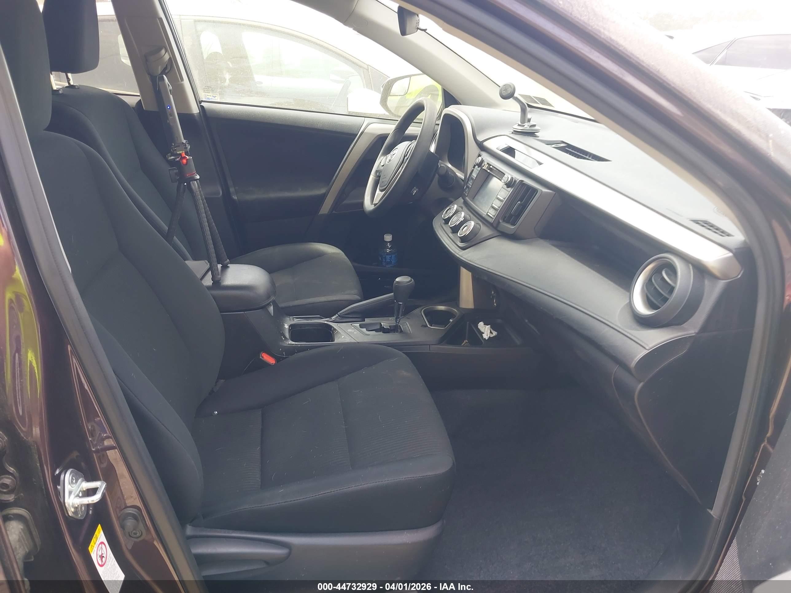 TOYOTA RAV4 image 5