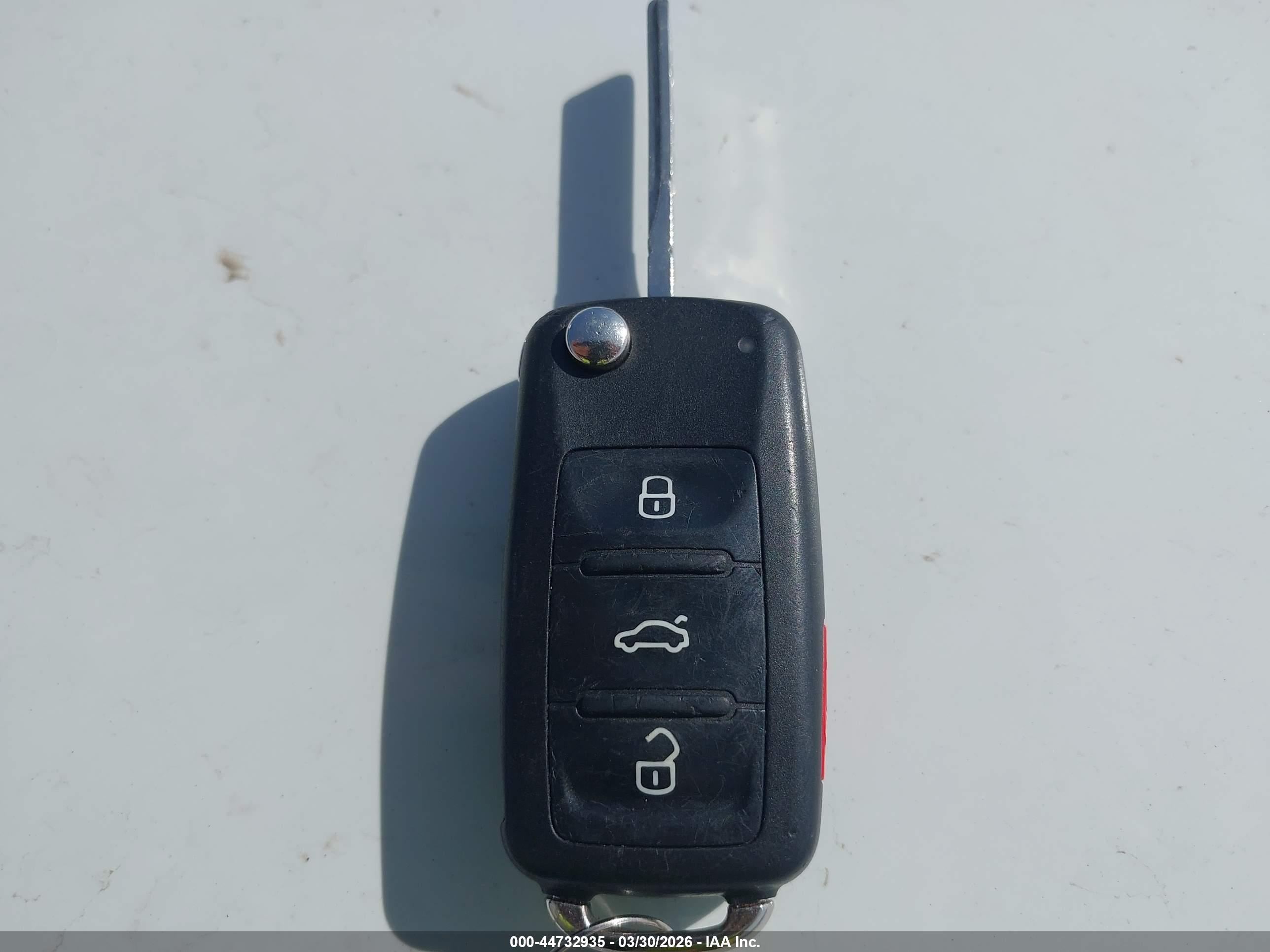 VOLKSWAGEN PASSAT image 11