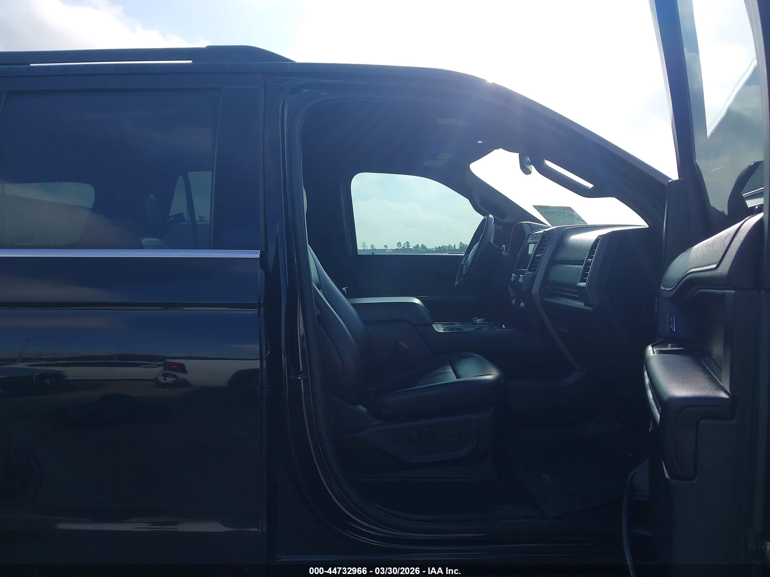 FORD EXPEDITION image 5