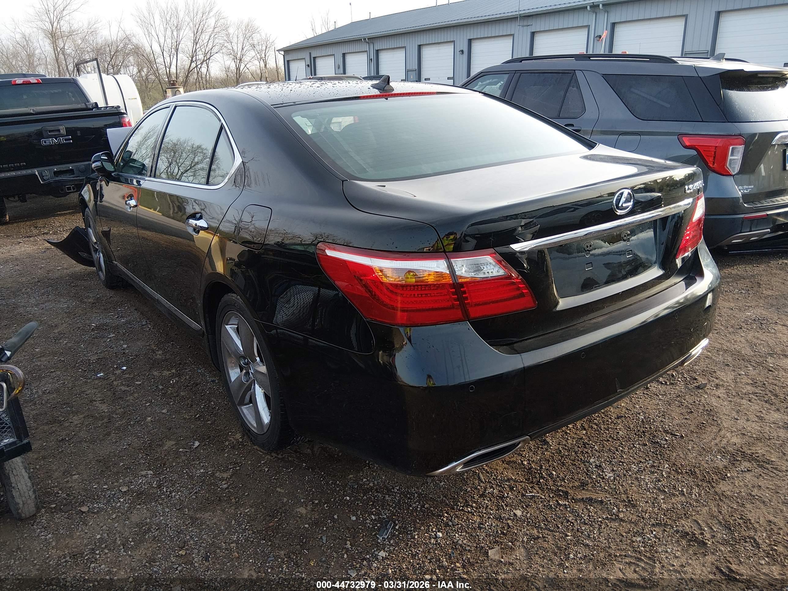 LEXUS LS image 3