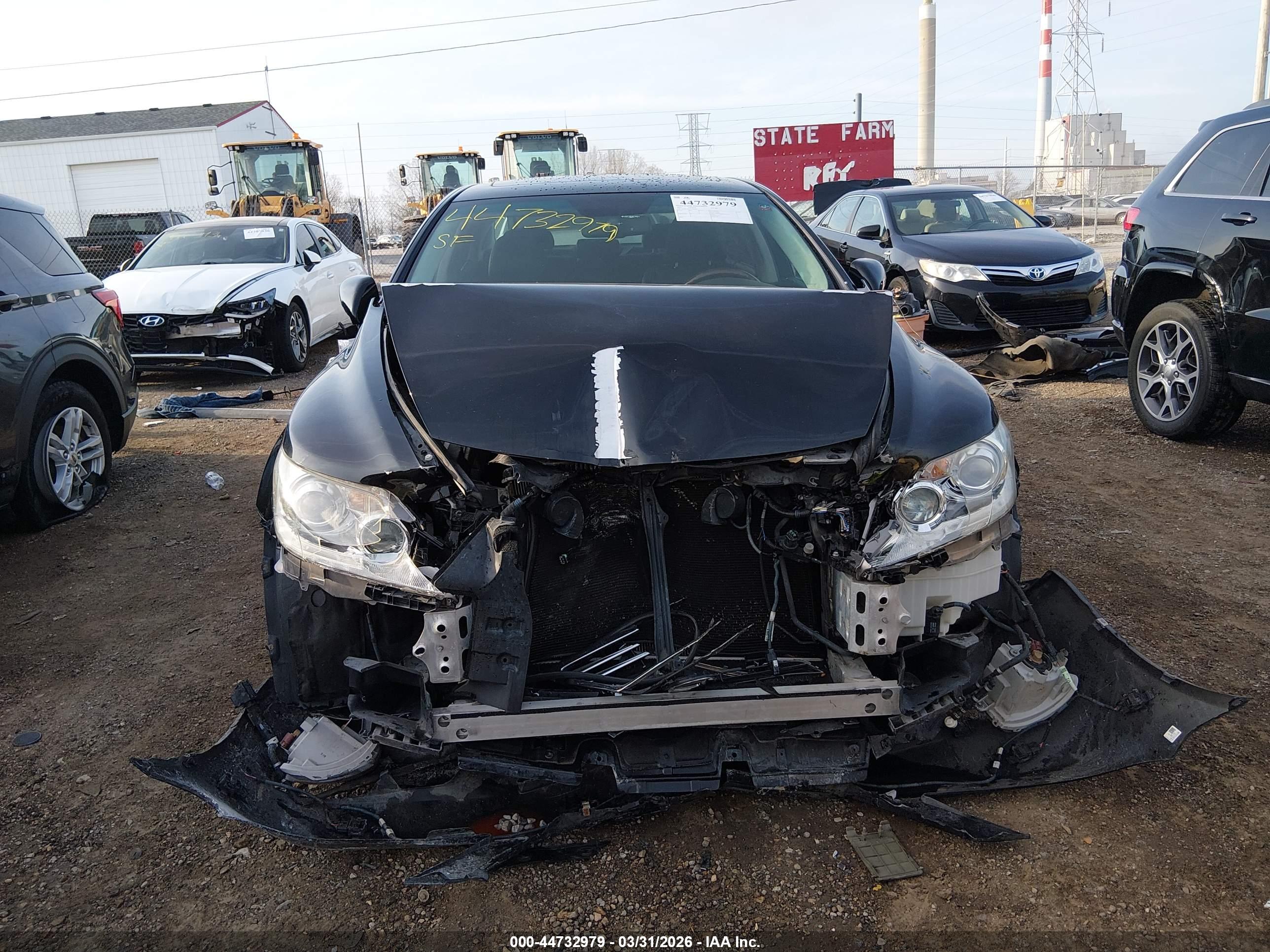 LEXUS LS image 6