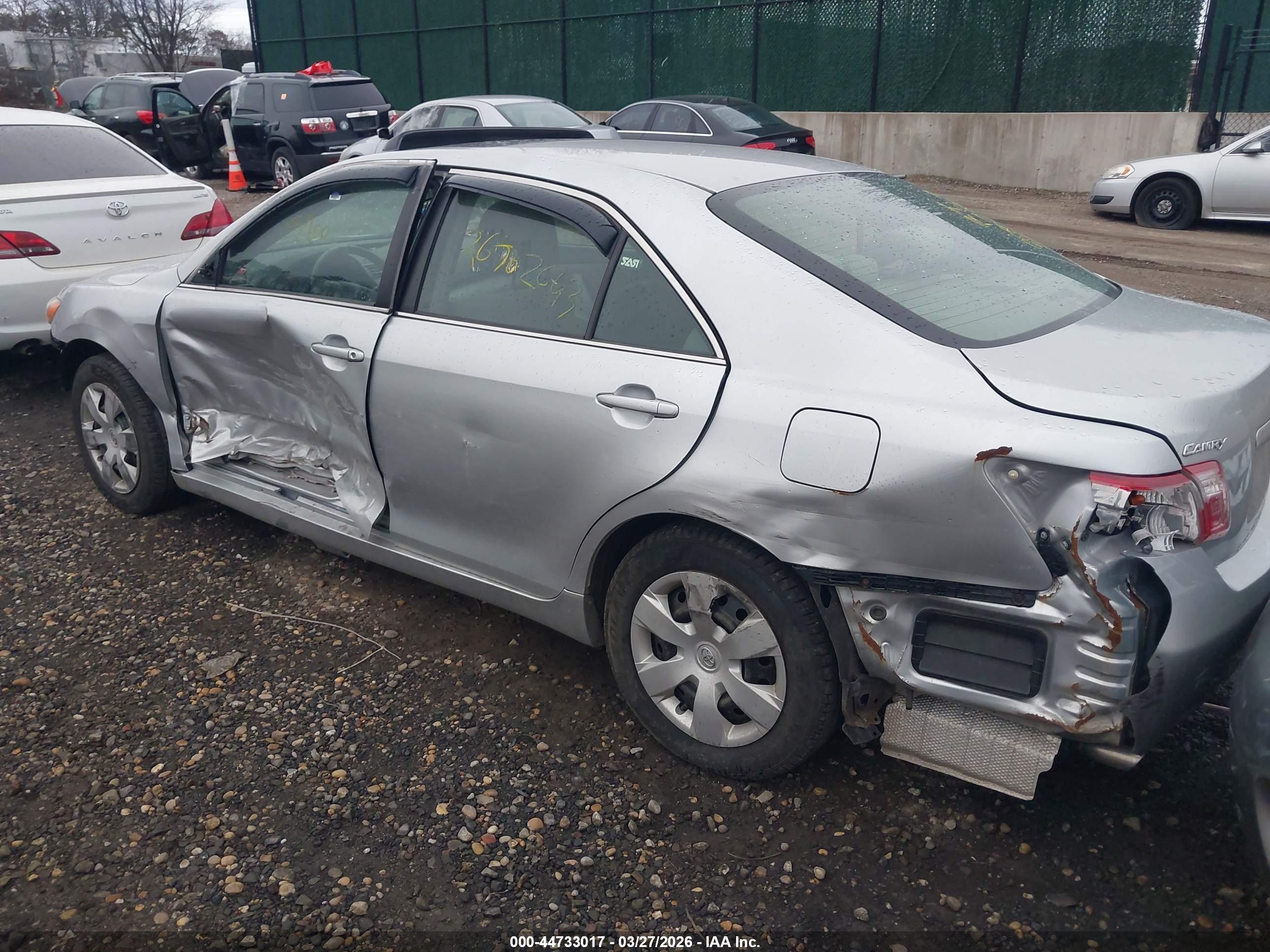 TOYOTA CAMRY image 3